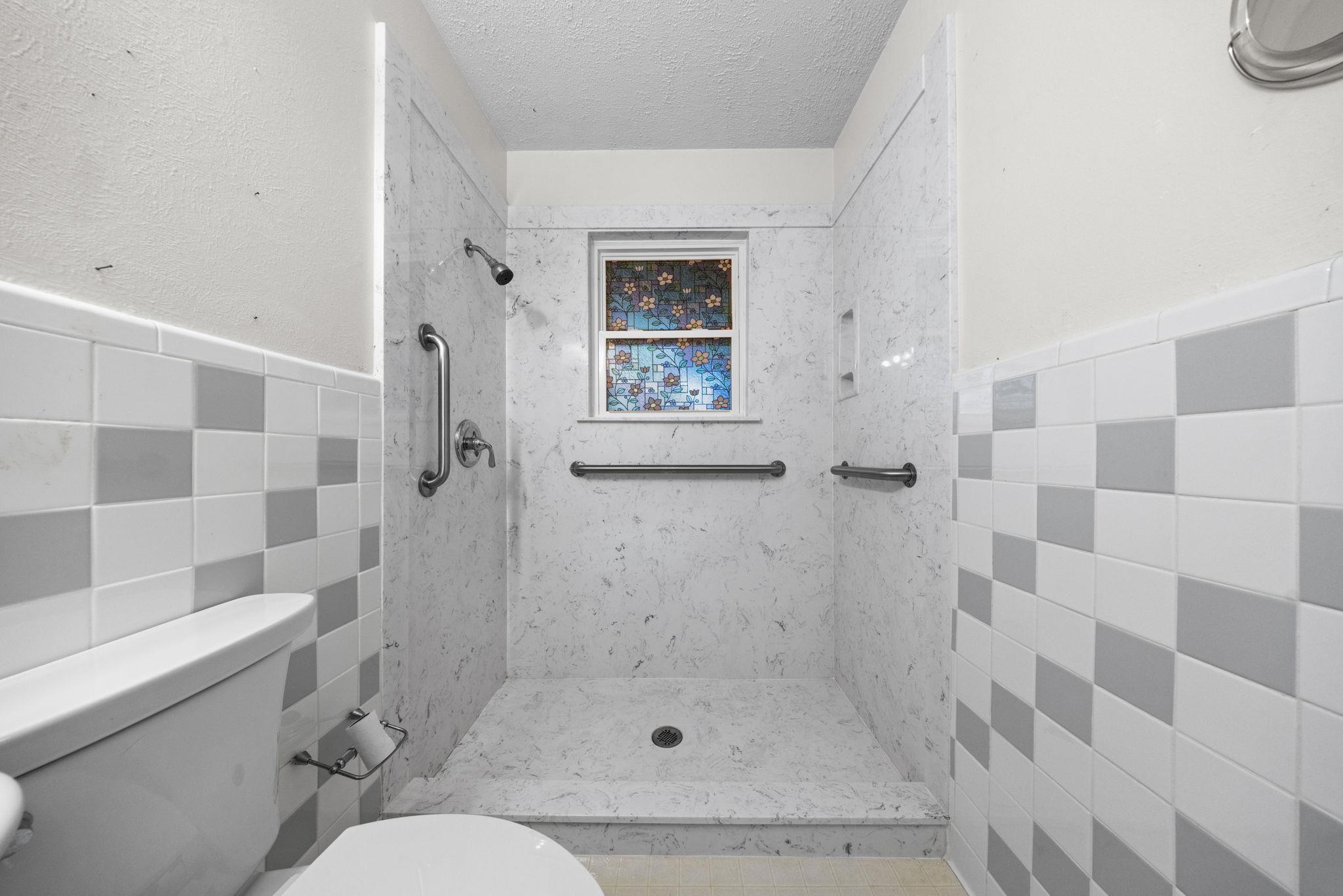 1213 Bonnie DR