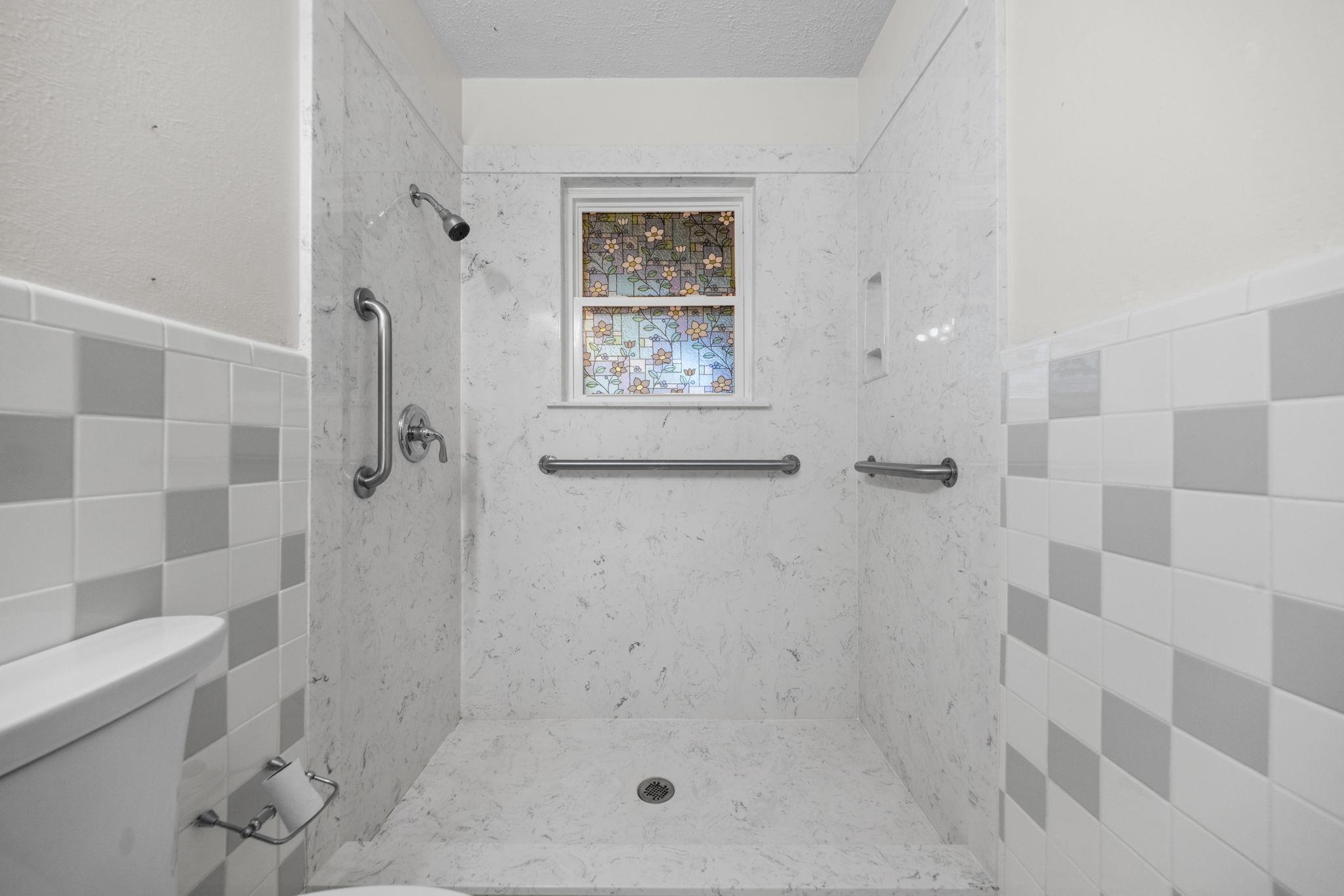 1213 Bonnie DR