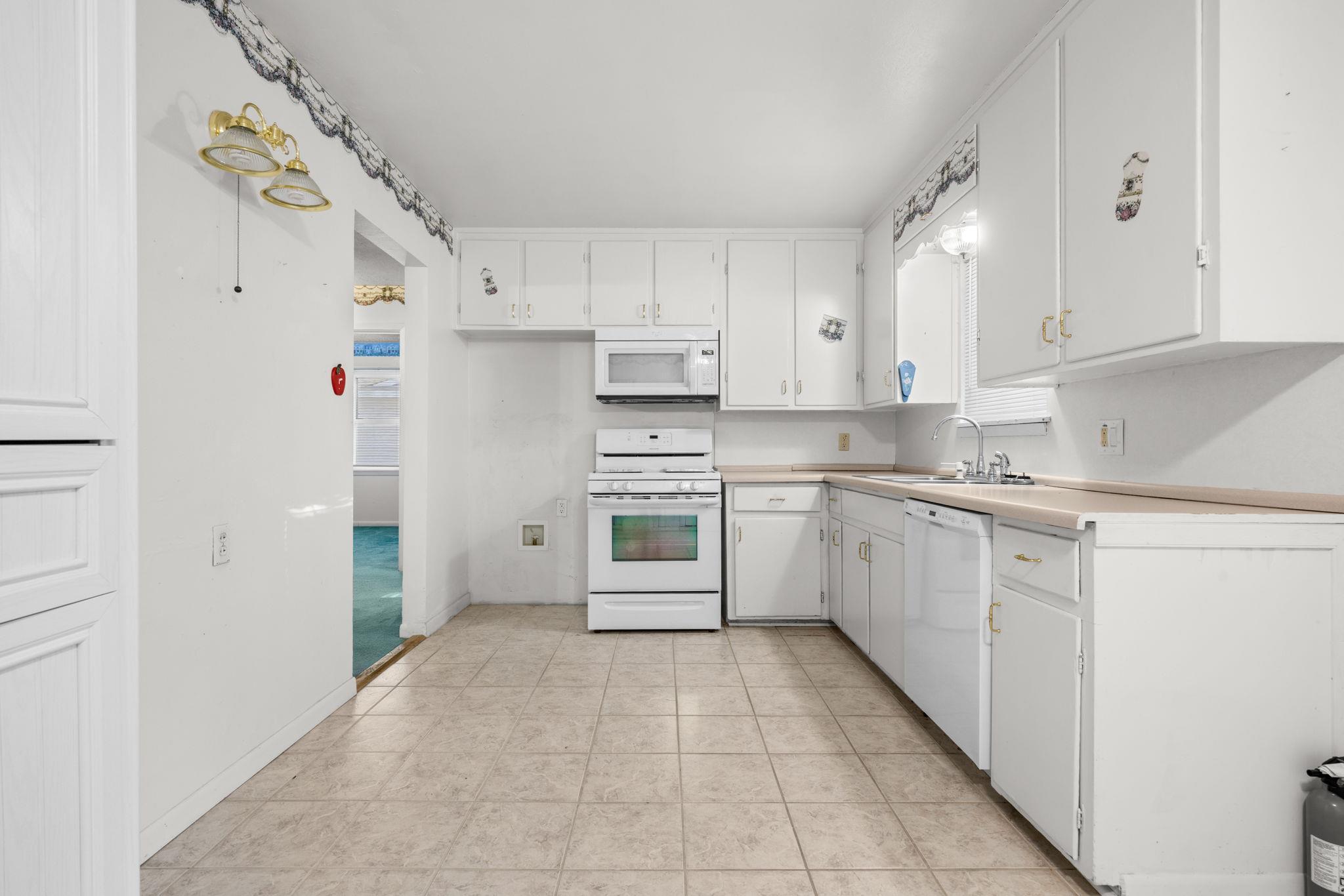 1213 Bonnie DR