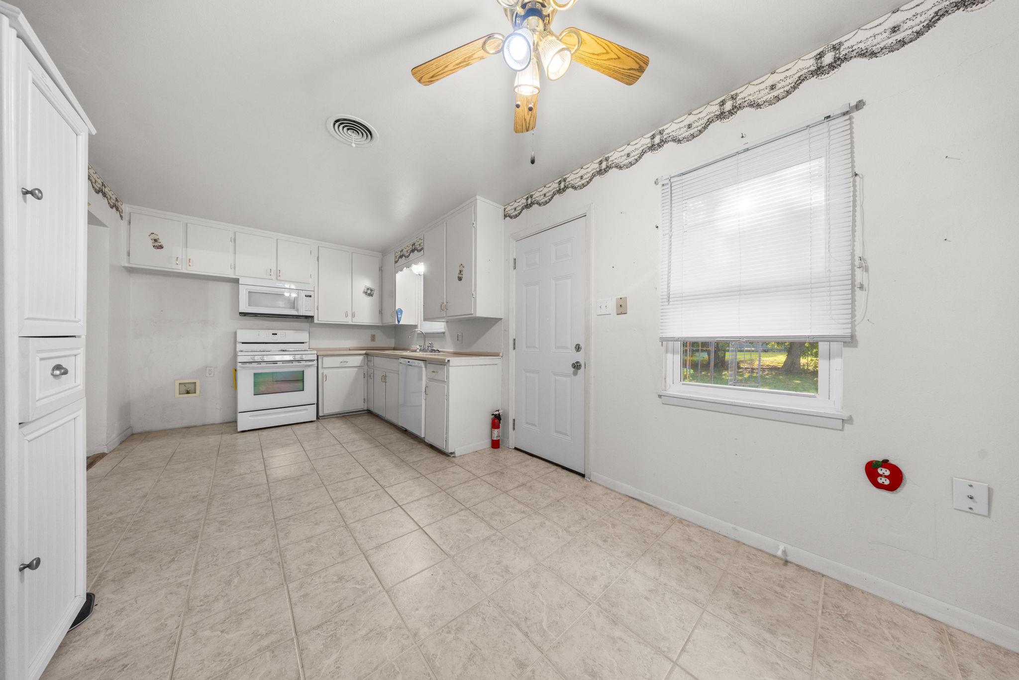 1213 Bonnie DR