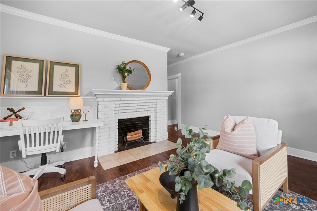 114 E 10th Avenue