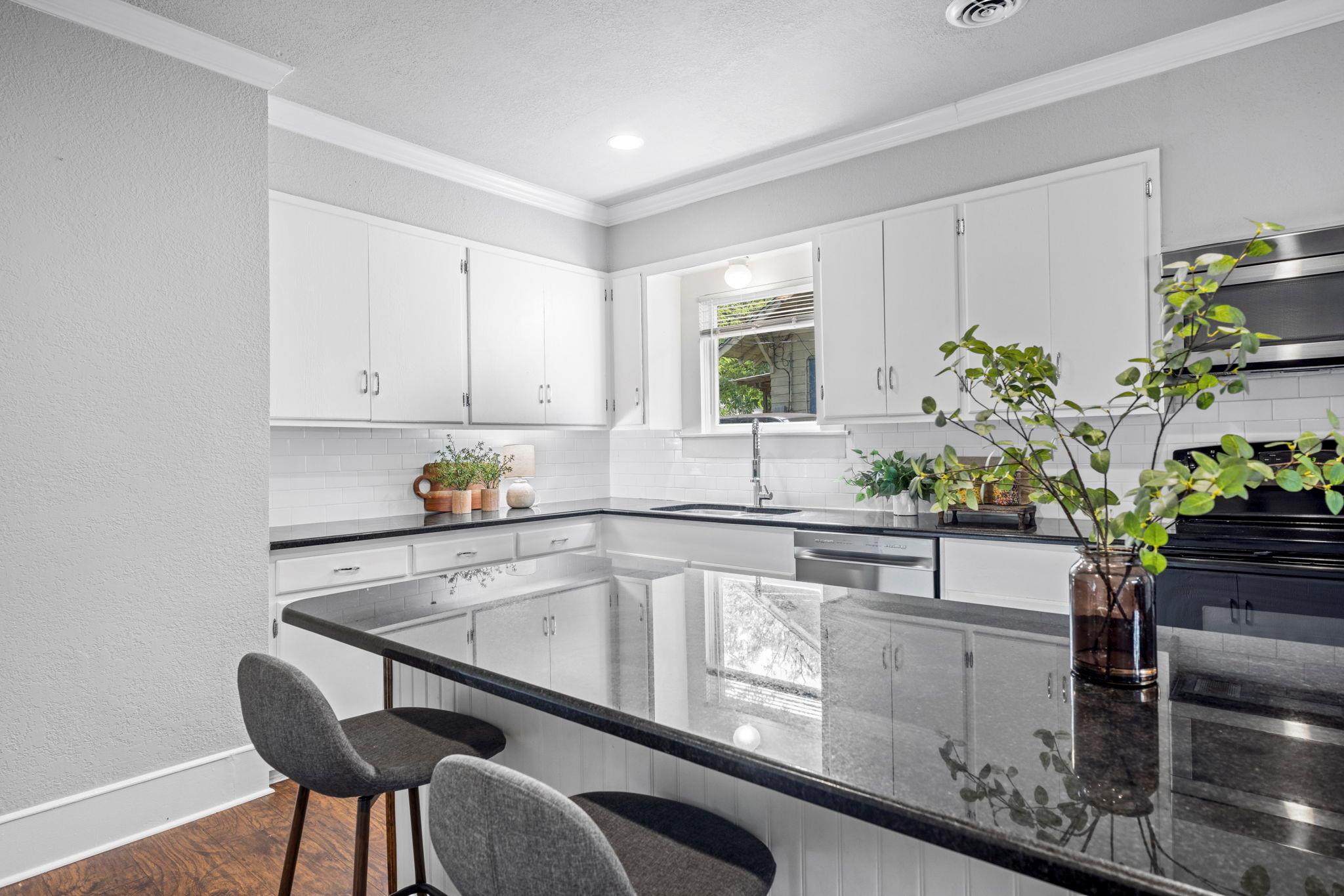 114 E 10th Ave