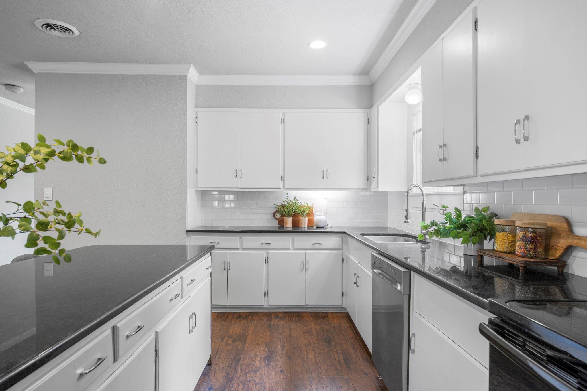 114 E 10th Ave
