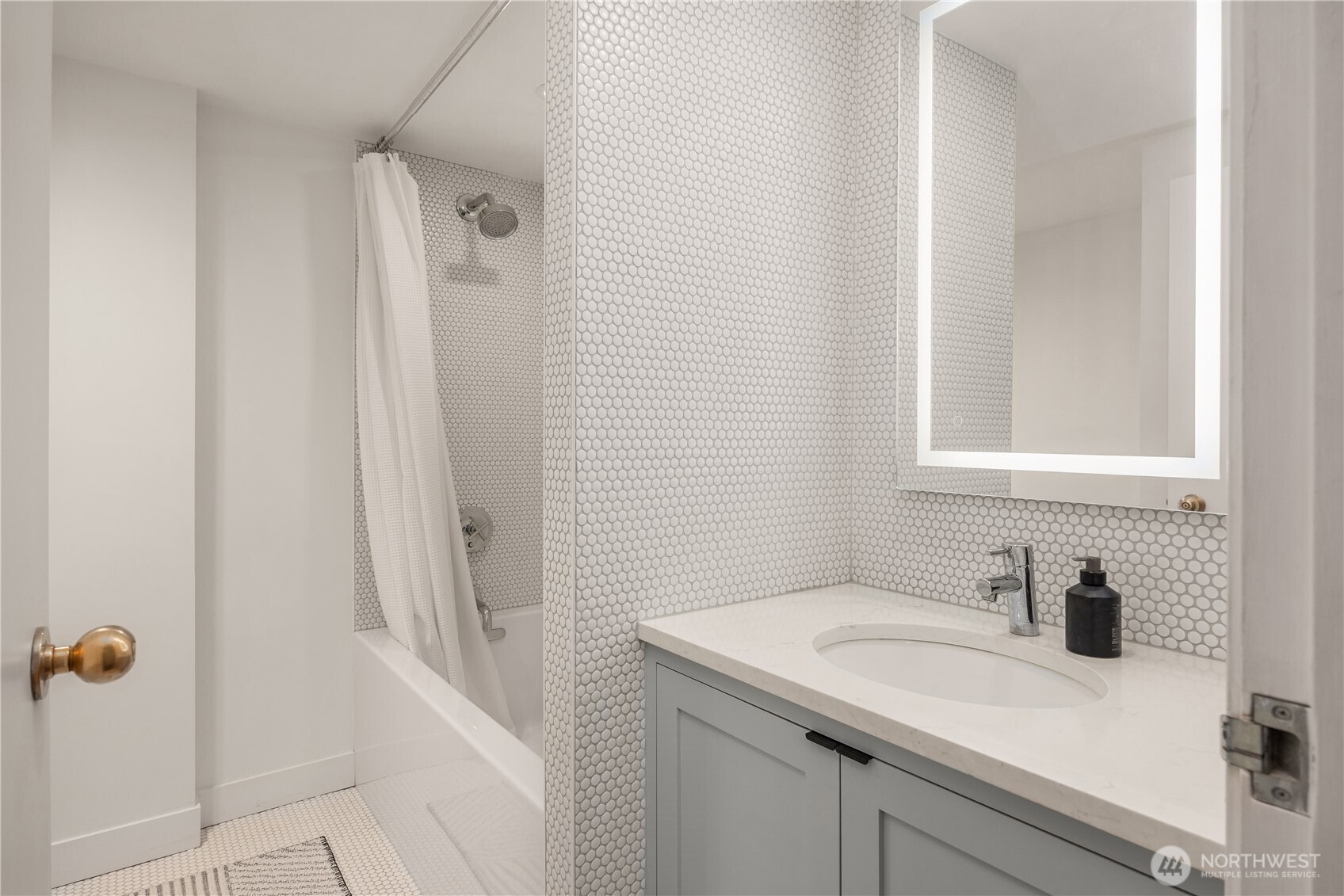 2201 3rd Avenue Unit: 801