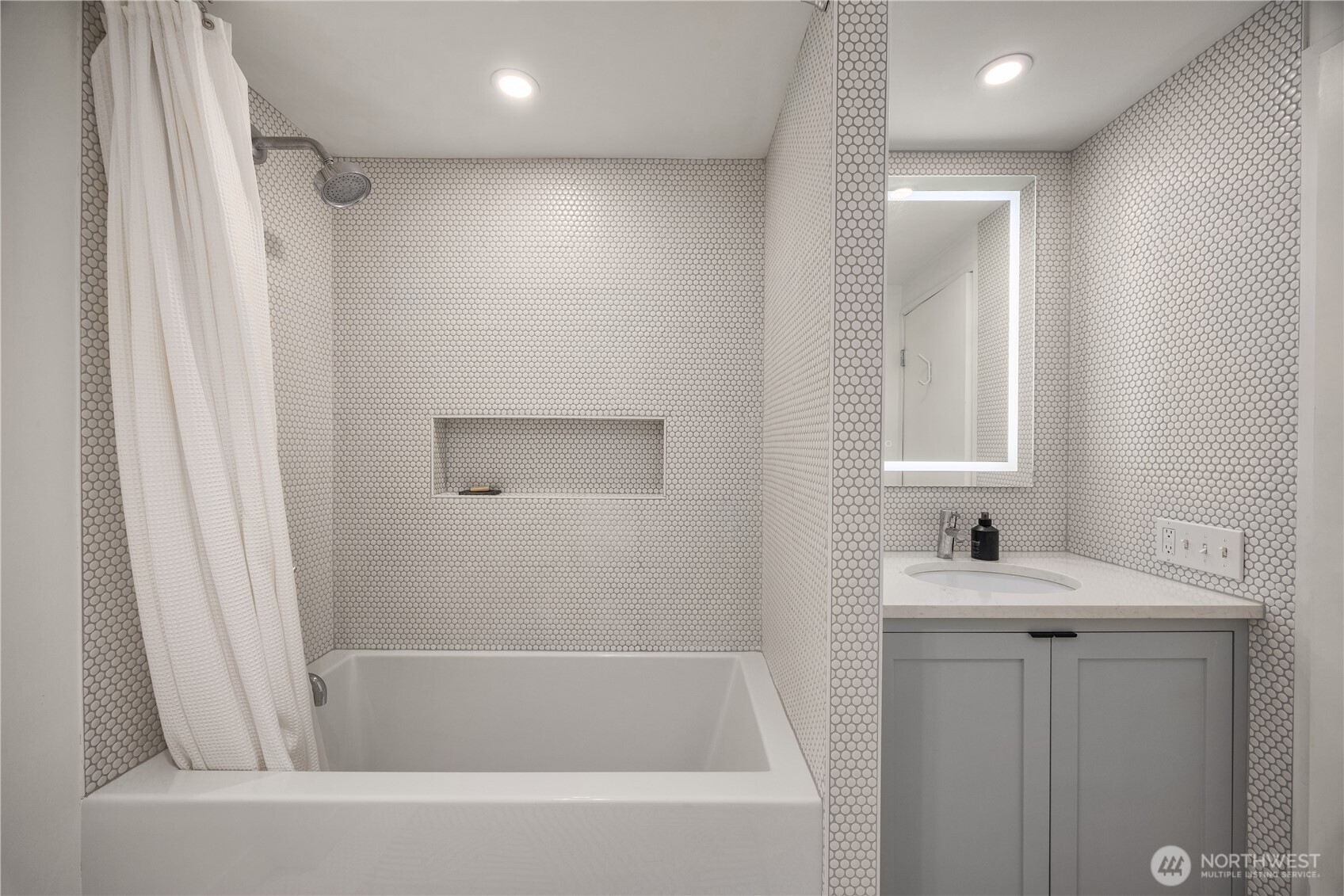 2201 3rd Avenue Unit: 801