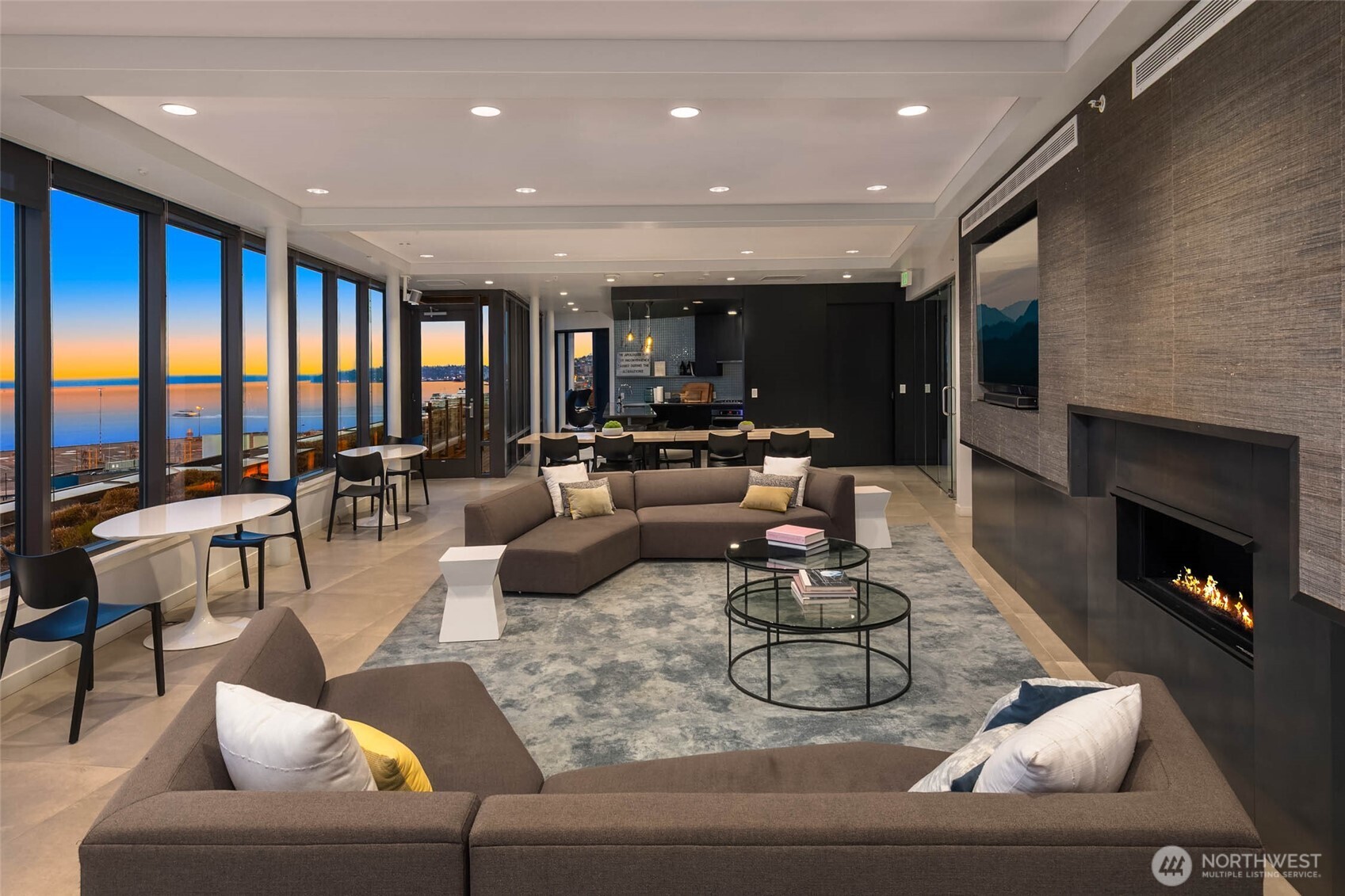 590 1st Avenue S Unit: 702