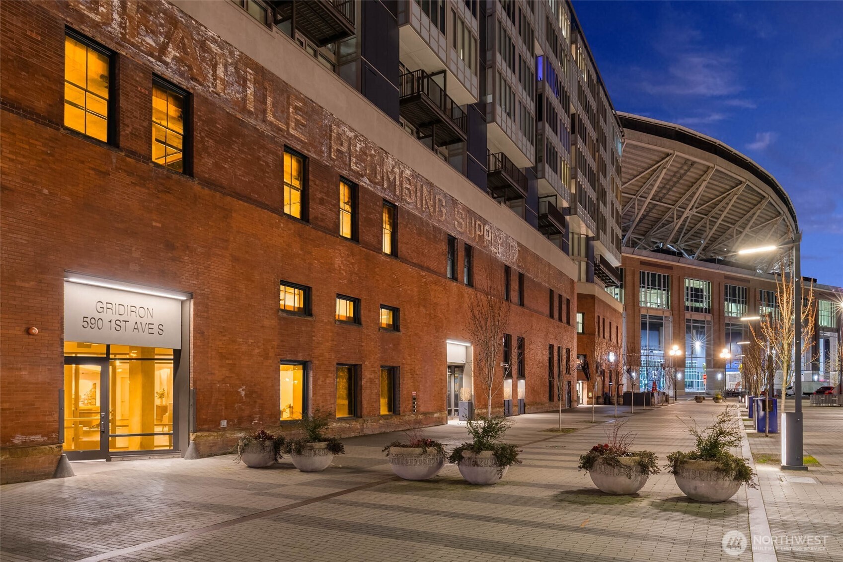 590 1st Avenue S Unit: 702