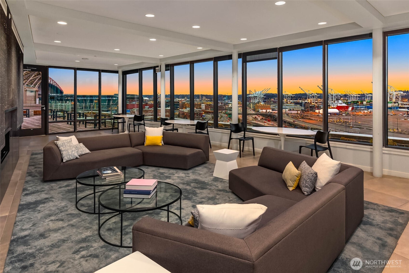 590 1st Avenue S Unit: 702