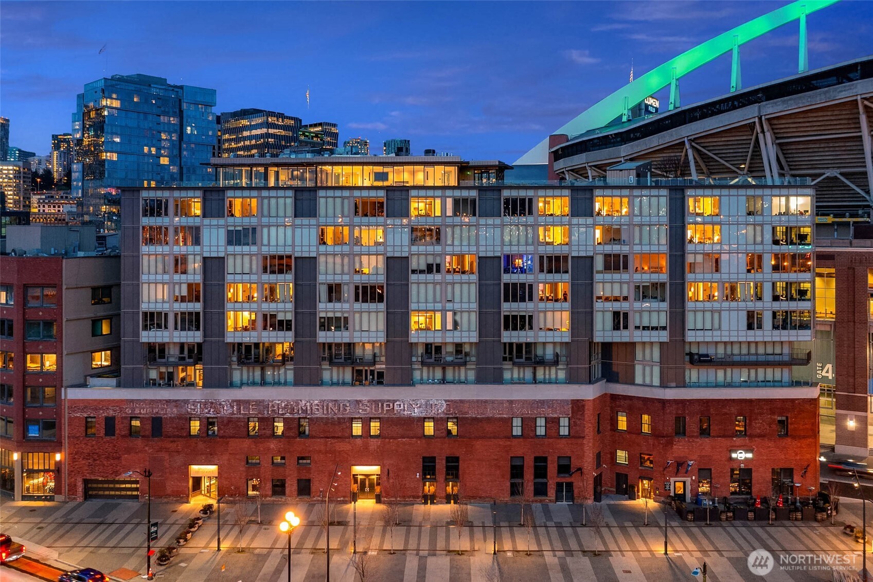 590 1st Avenue S Unit: 702