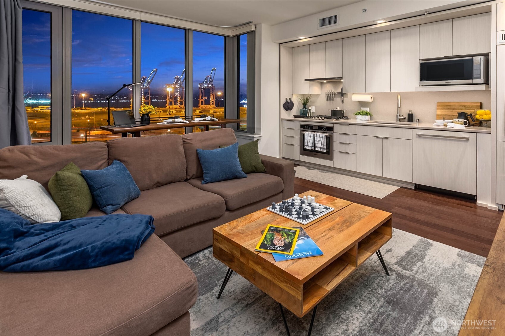 590 1st Avenue S Unit: 702