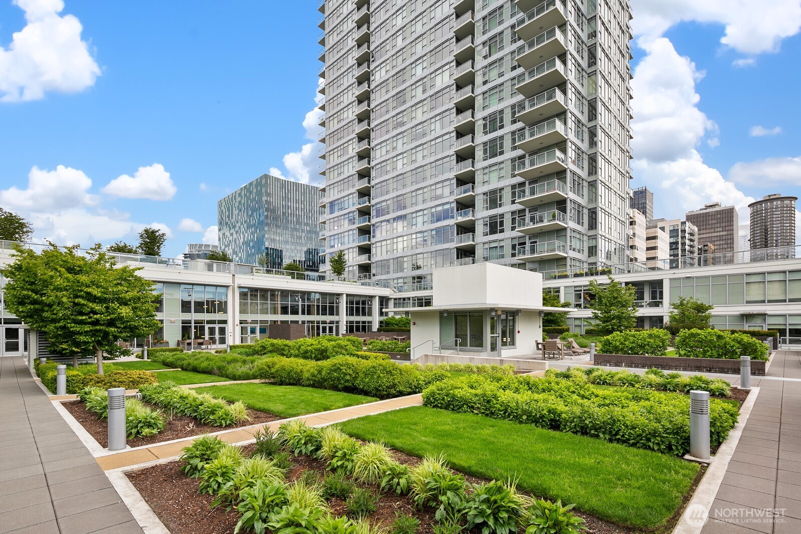 588 Bell Street Unit: 801s