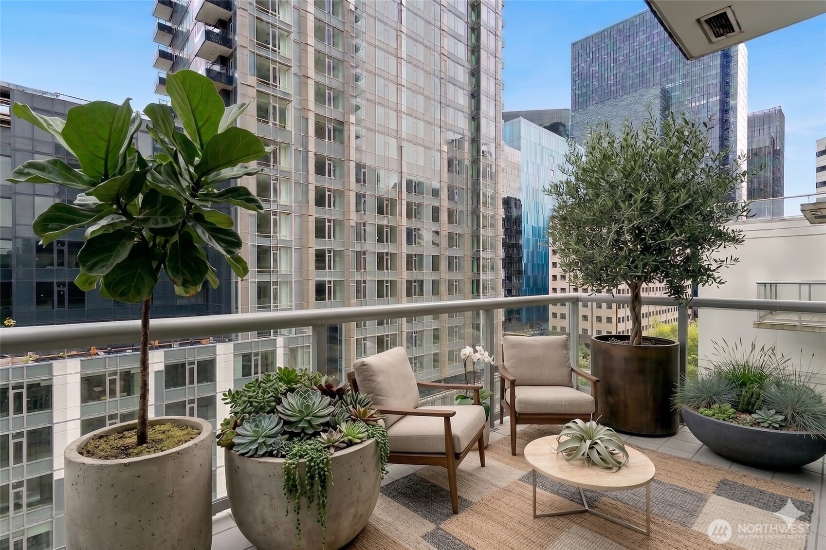 588 Bell Street Unit: 801s