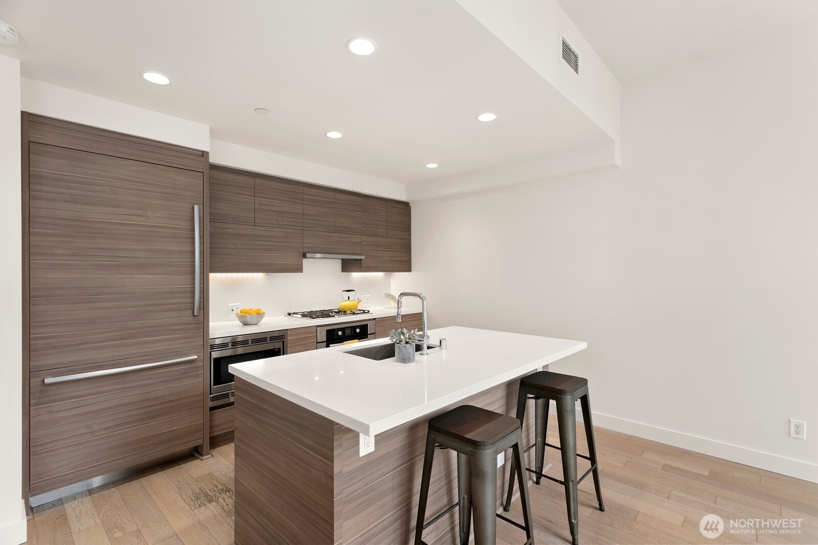 588 Bell Street Unit: 801s