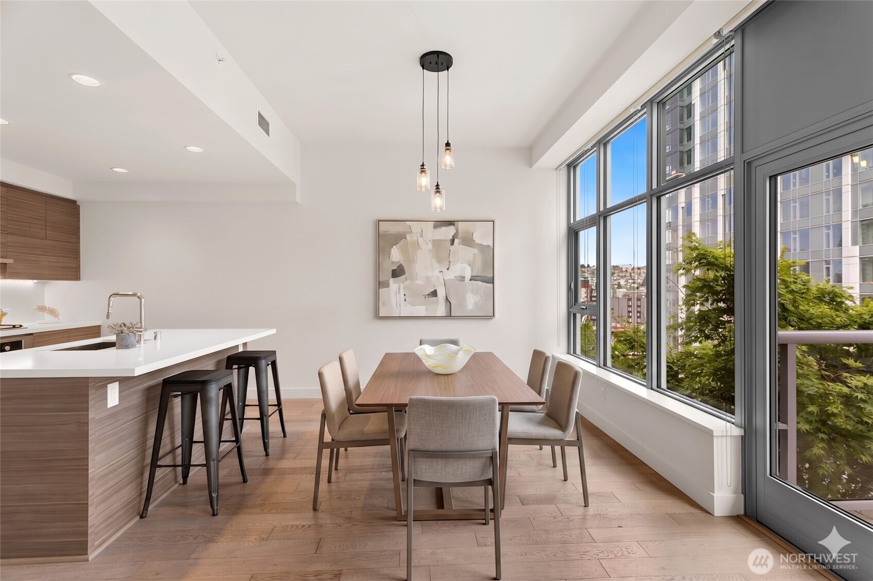 588 Bell Street Unit: 801s