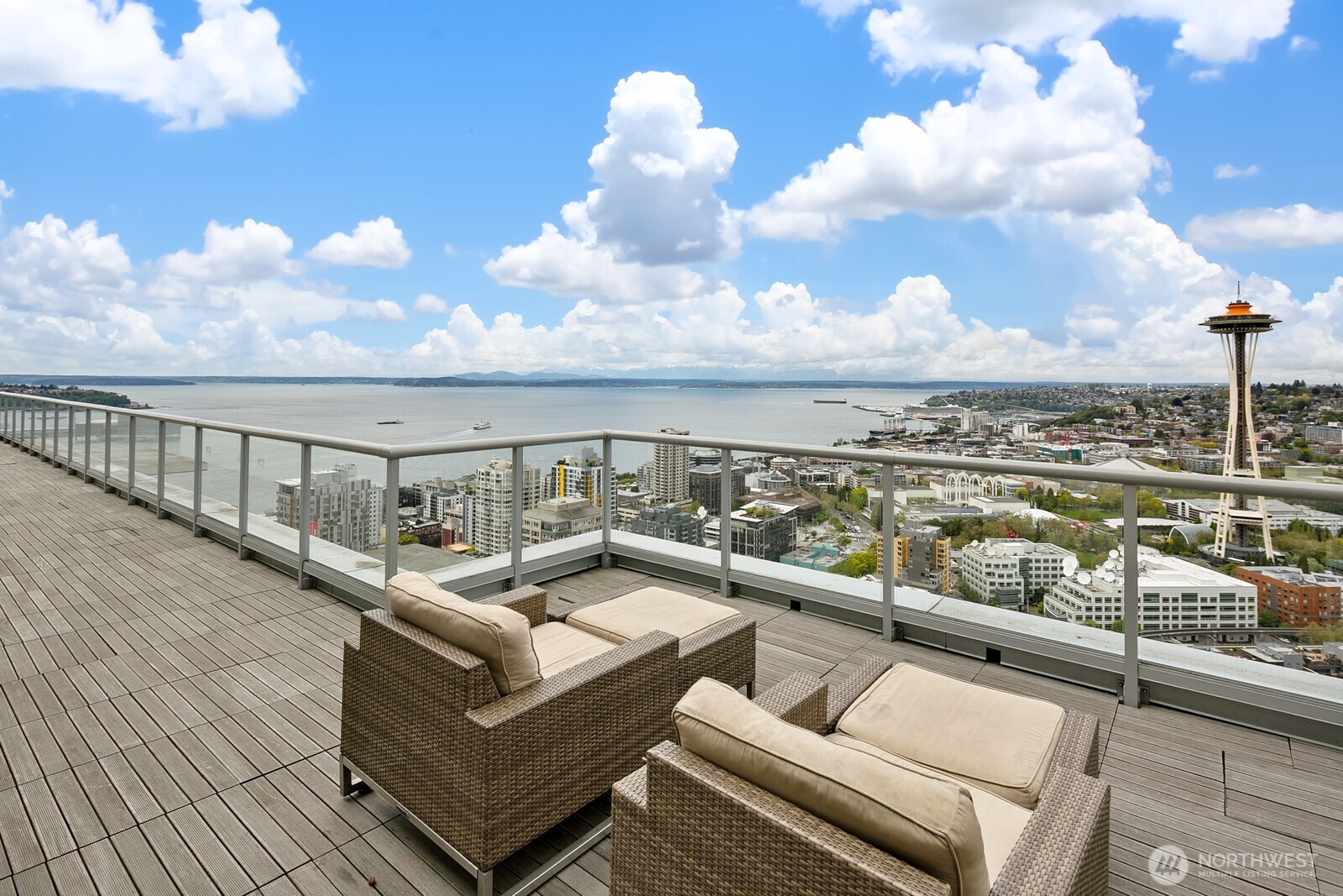 588 Bell Street Unit: 801s