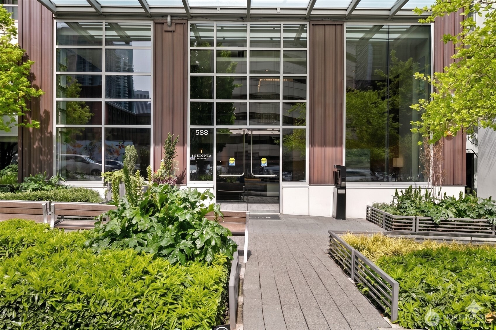 588 Bell Street Unit: 801s