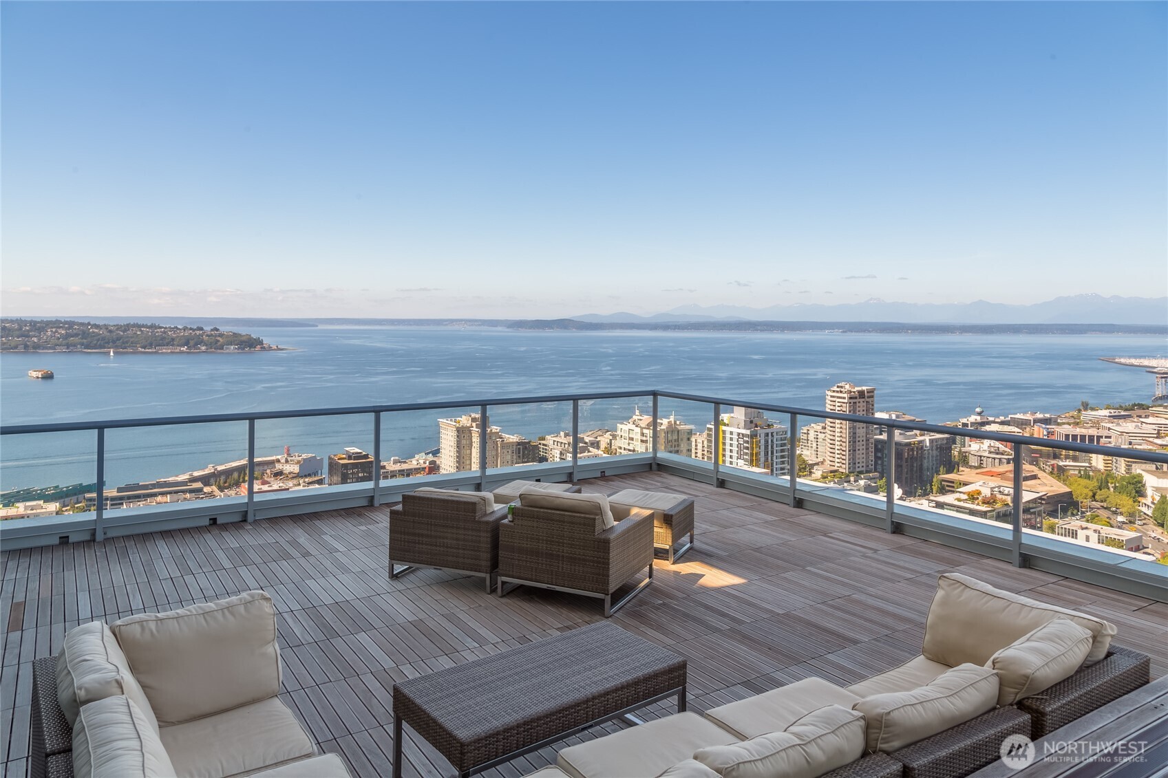 583 Battery Street Unit: 2905N