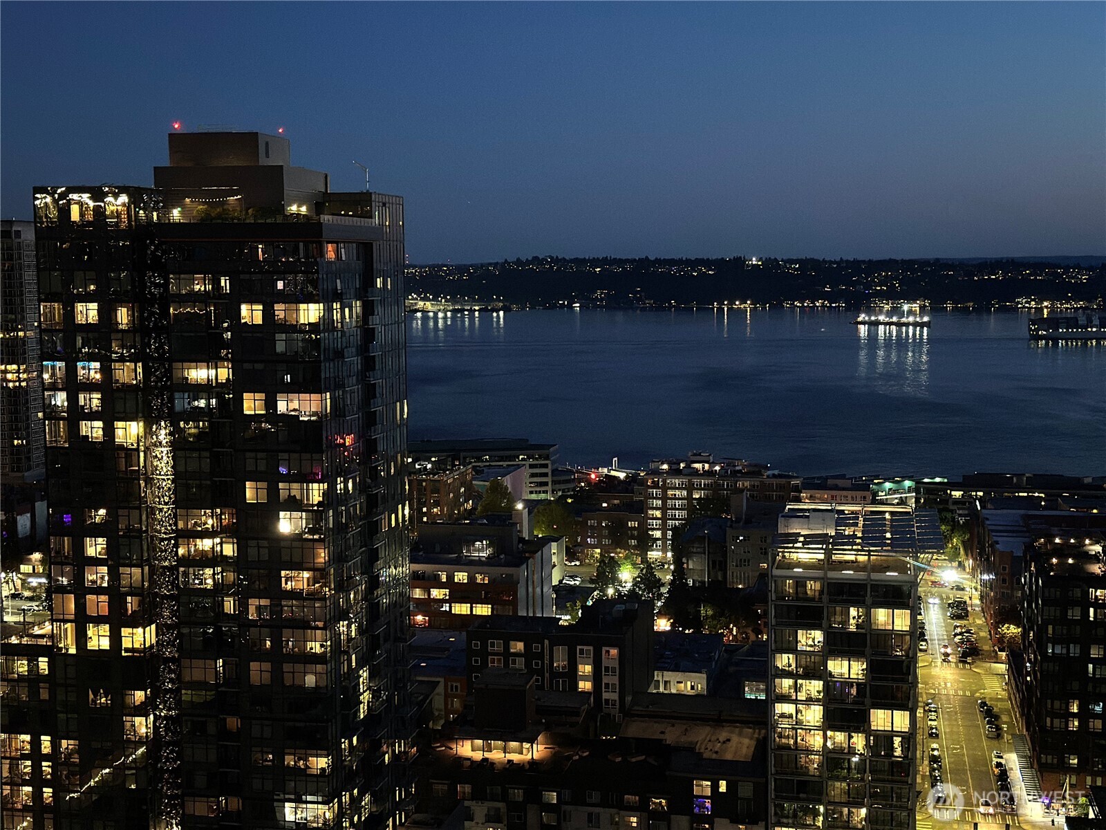 583 Battery Street Unit: 2905N