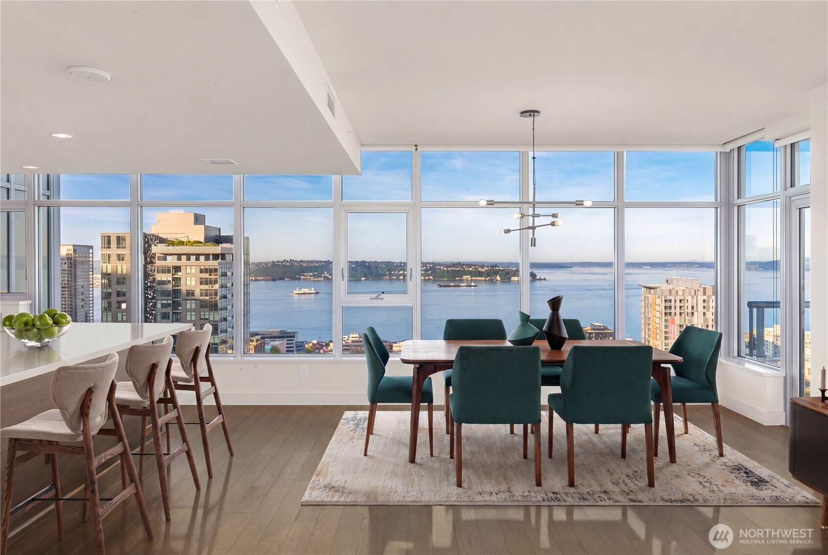 583 Battery Street Unit: 2905N