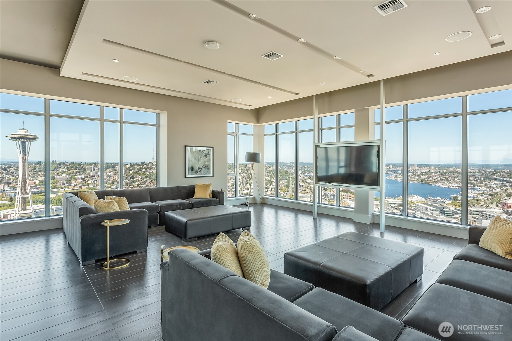 583 Battery Street Unit: 2905N