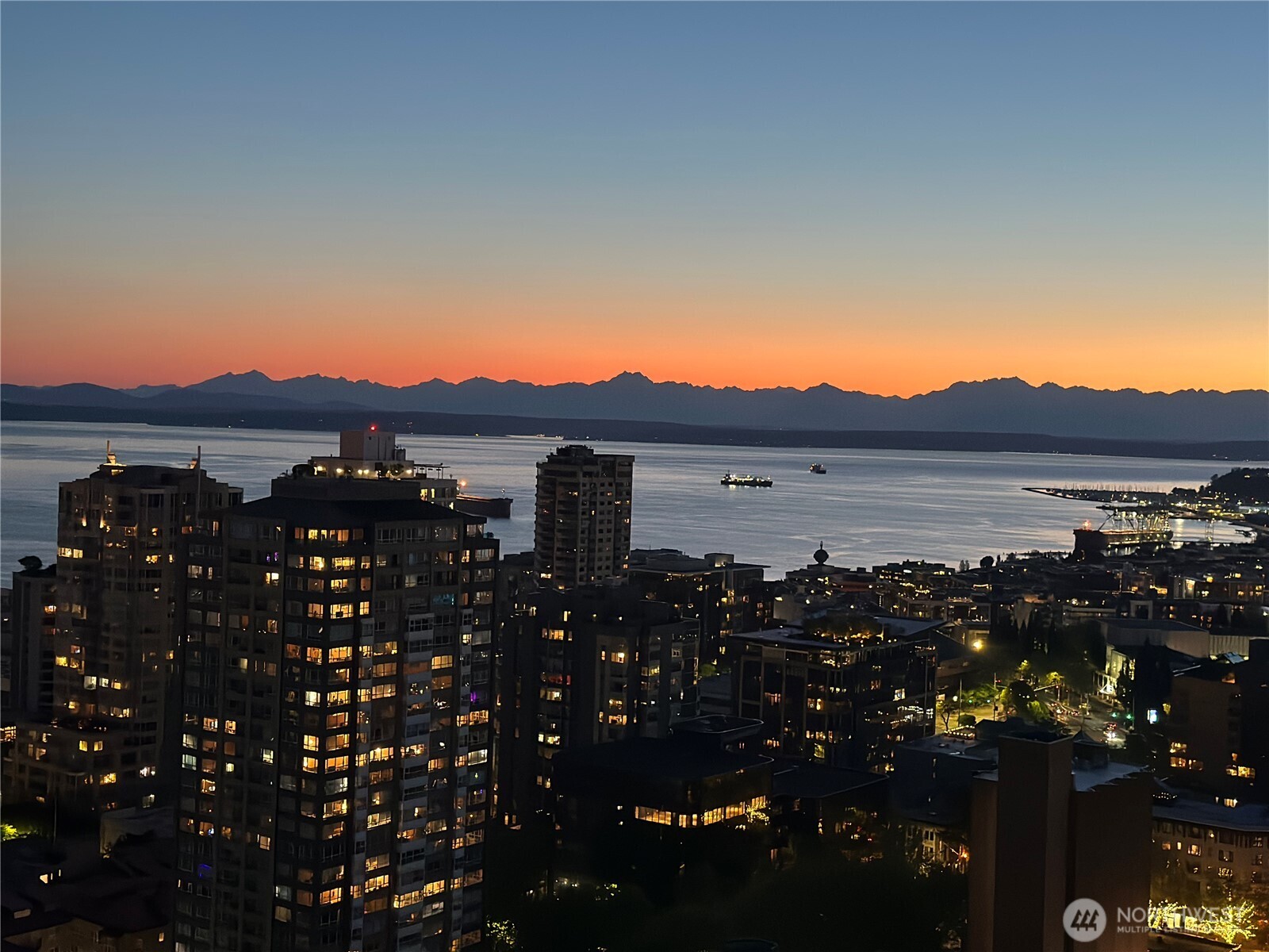 583 Battery Street Unit: 2905N