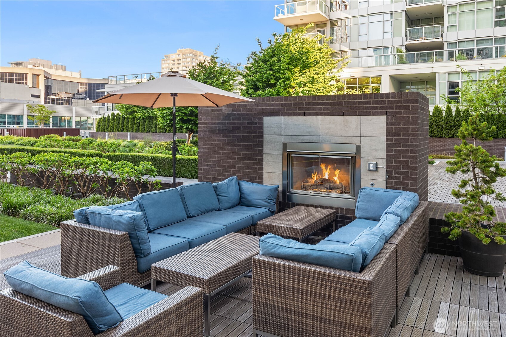 583 Battery Street Unit: 2905N