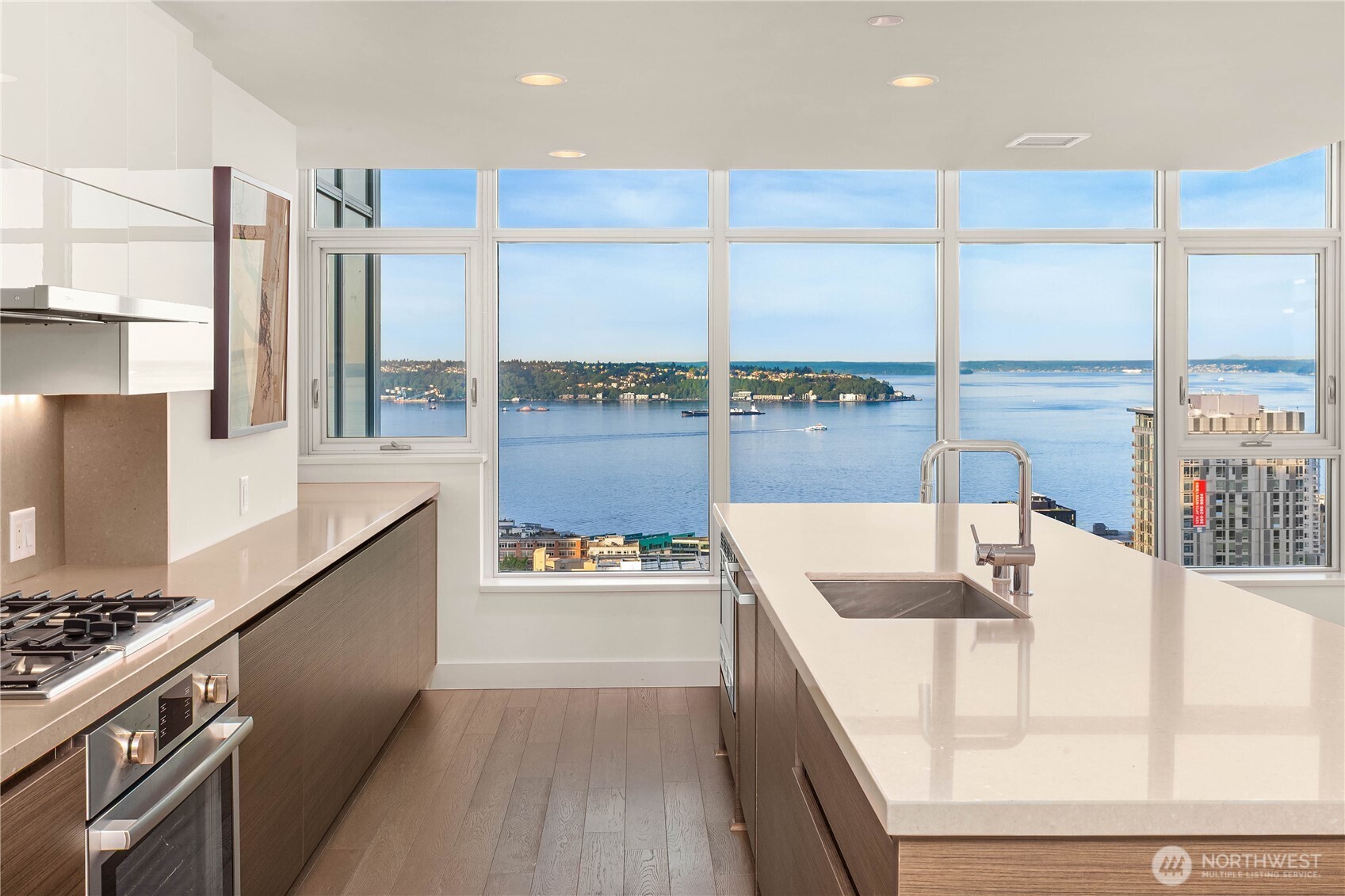583 Battery Street Unit: 2905N