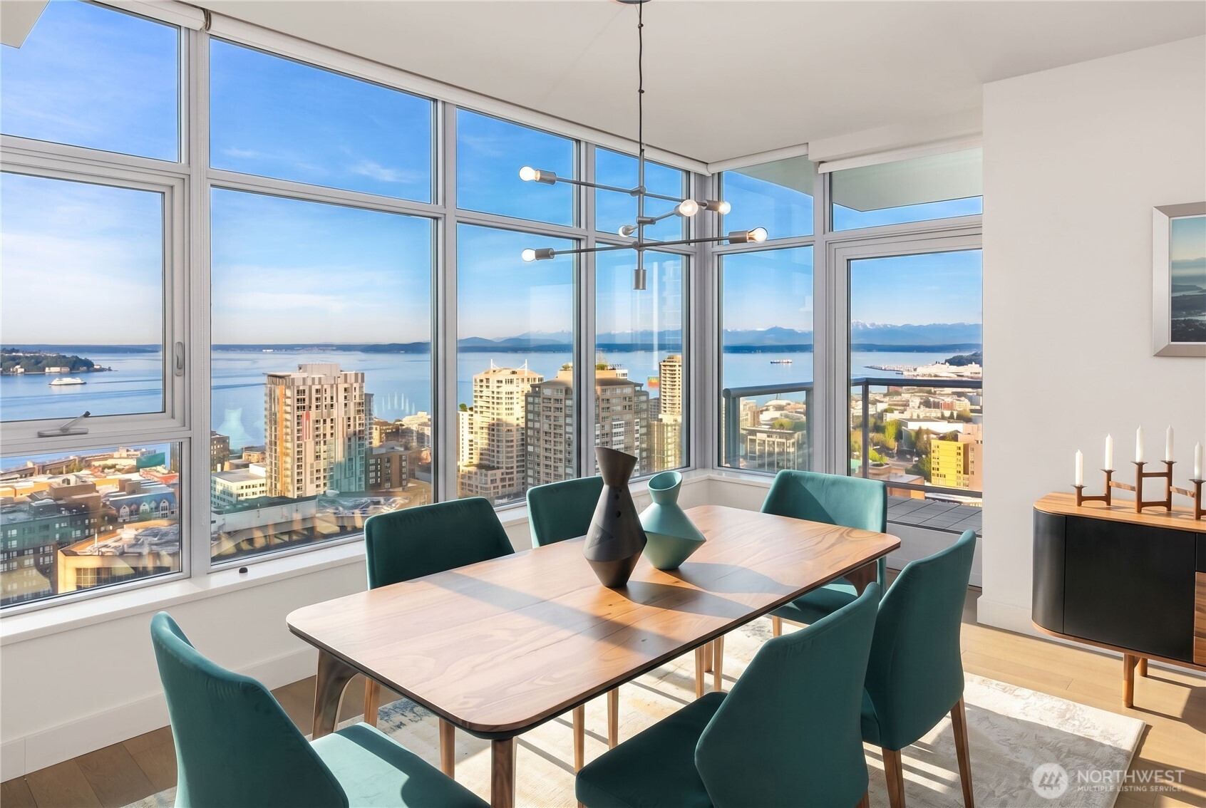 583 Battery Street Unit: 2905N