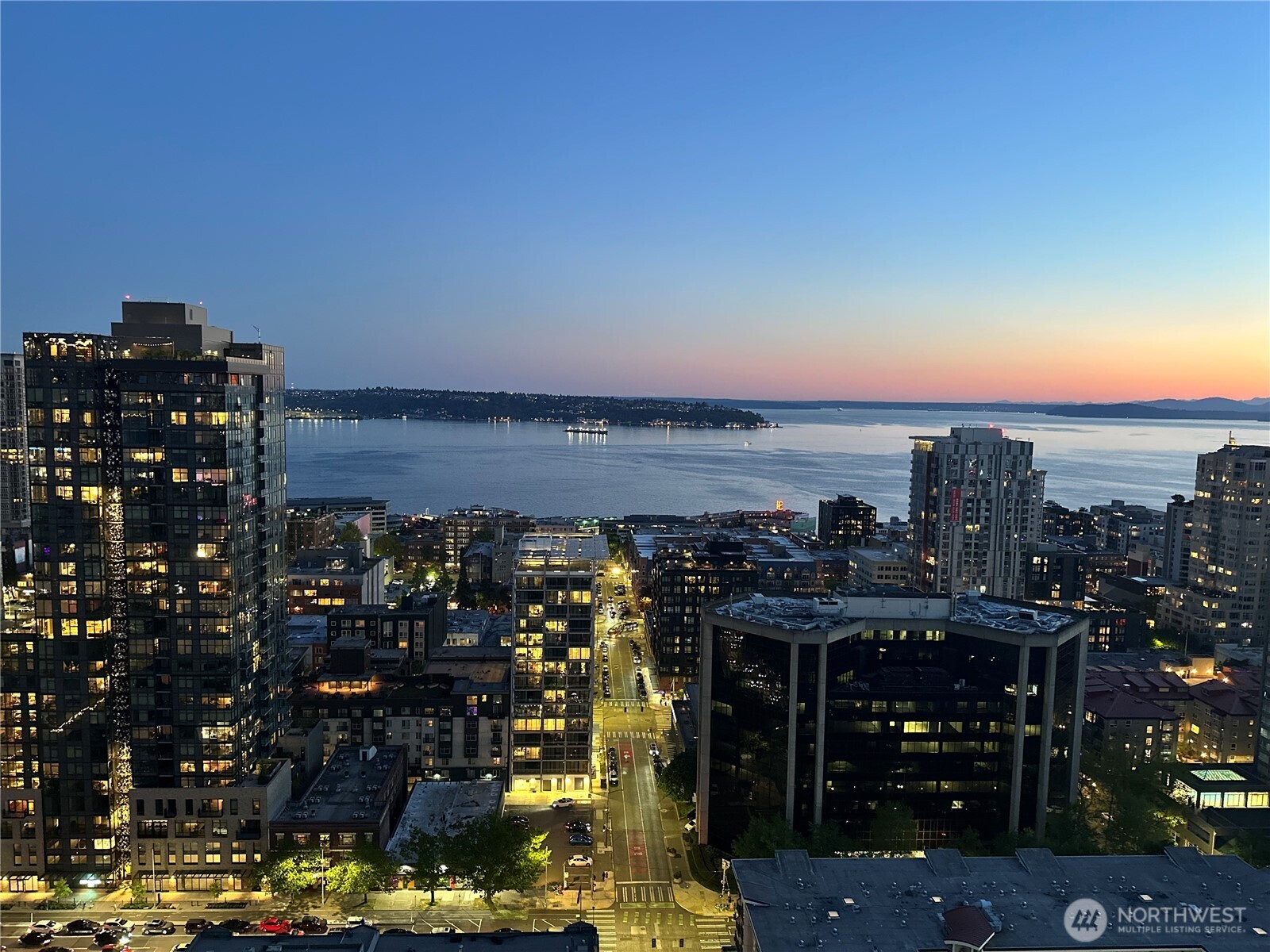 583 Battery Street Unit: 2905N