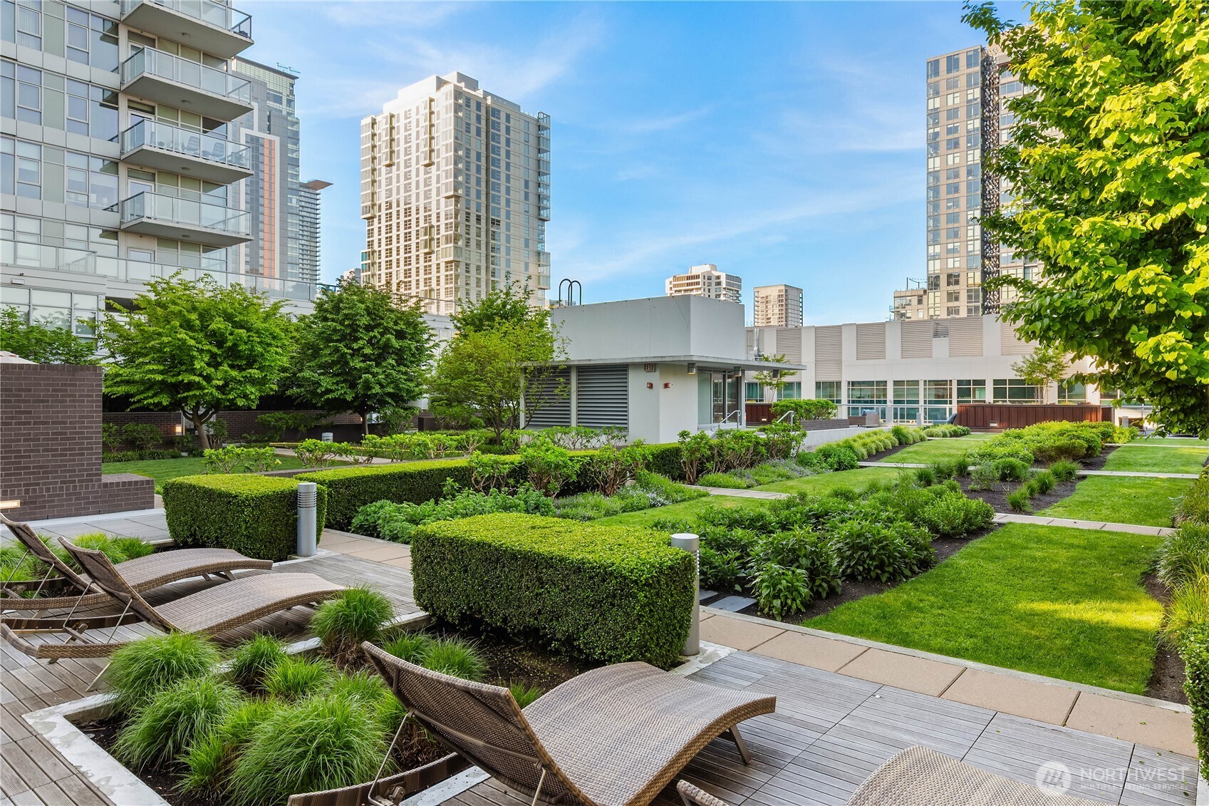 583 Battery Street Unit: 2905N