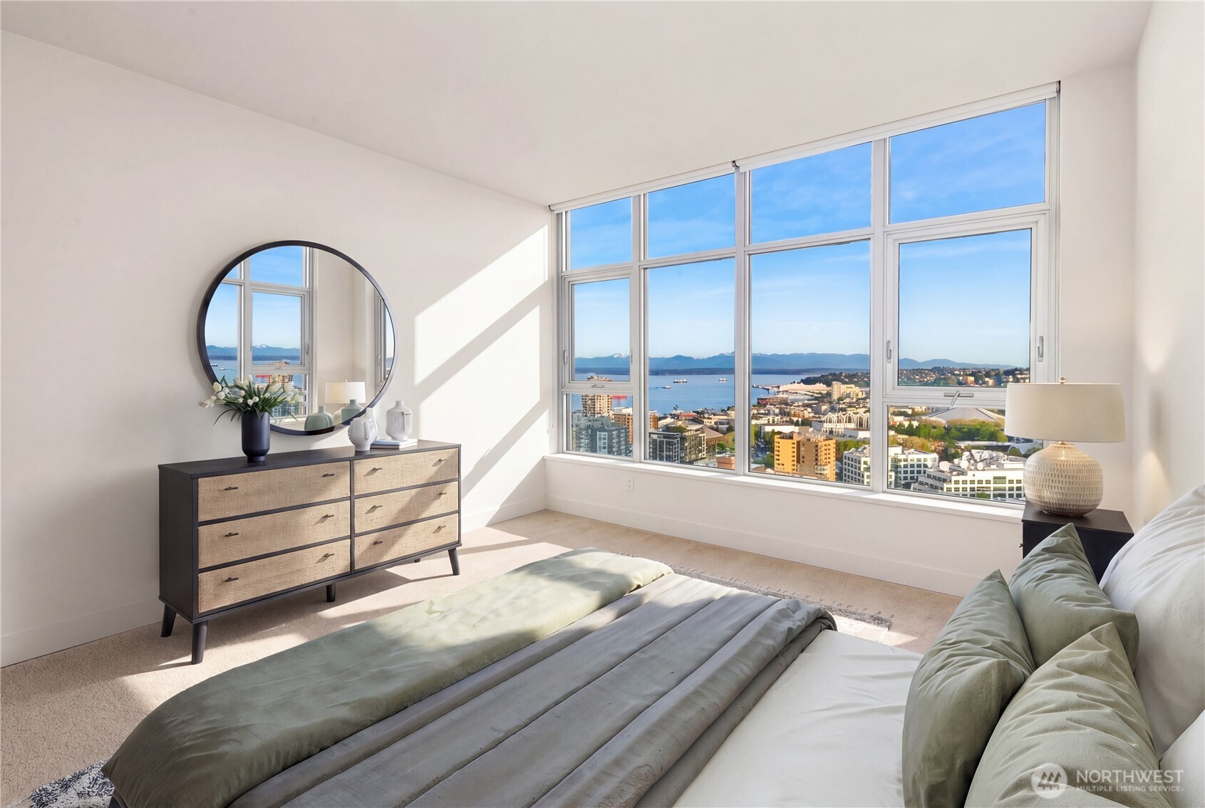 583 Battery Street Unit: 2905N