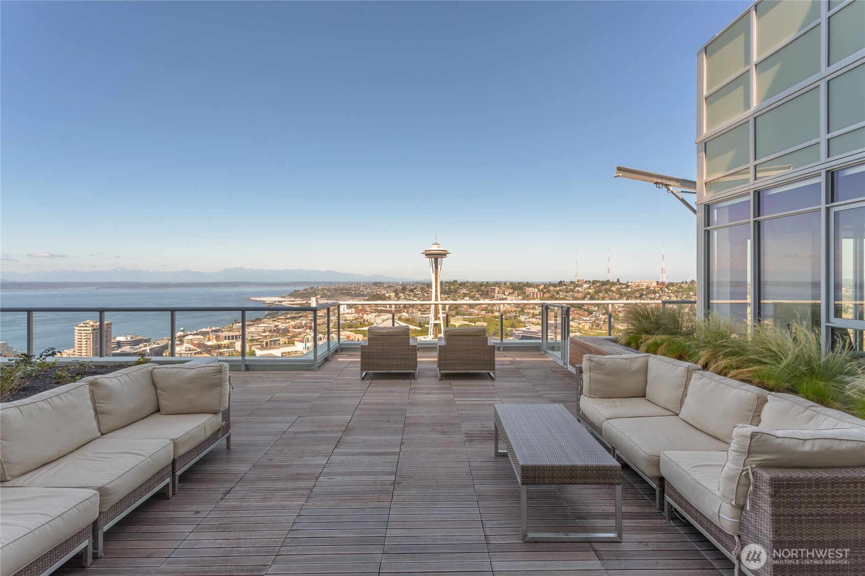 583 Battery Street Unit: 2905N