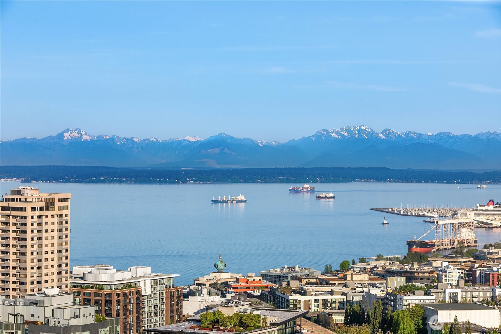 583 Battery Street Unit: 2905N