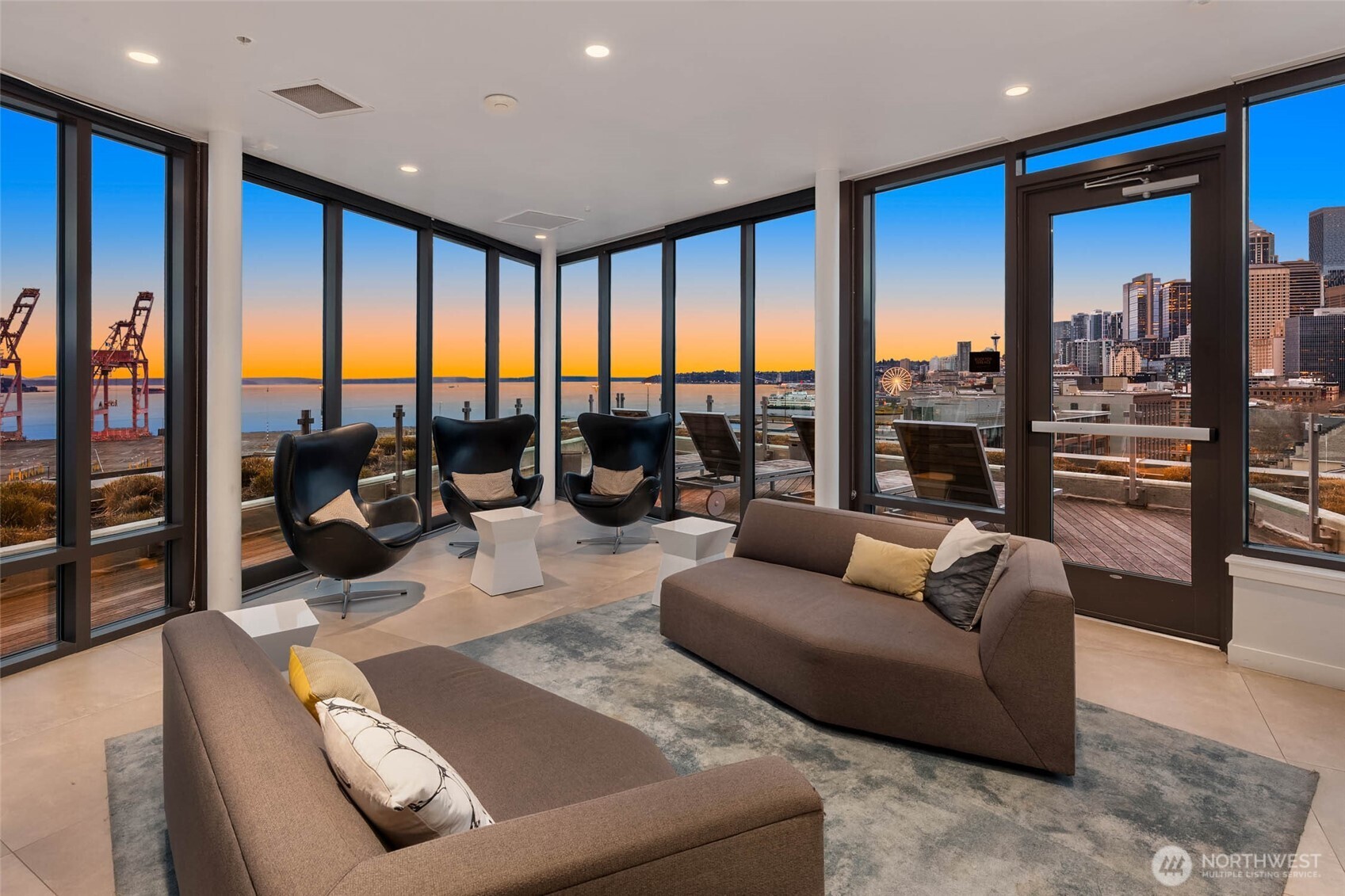 590 1st Avenue S Unit: 702
