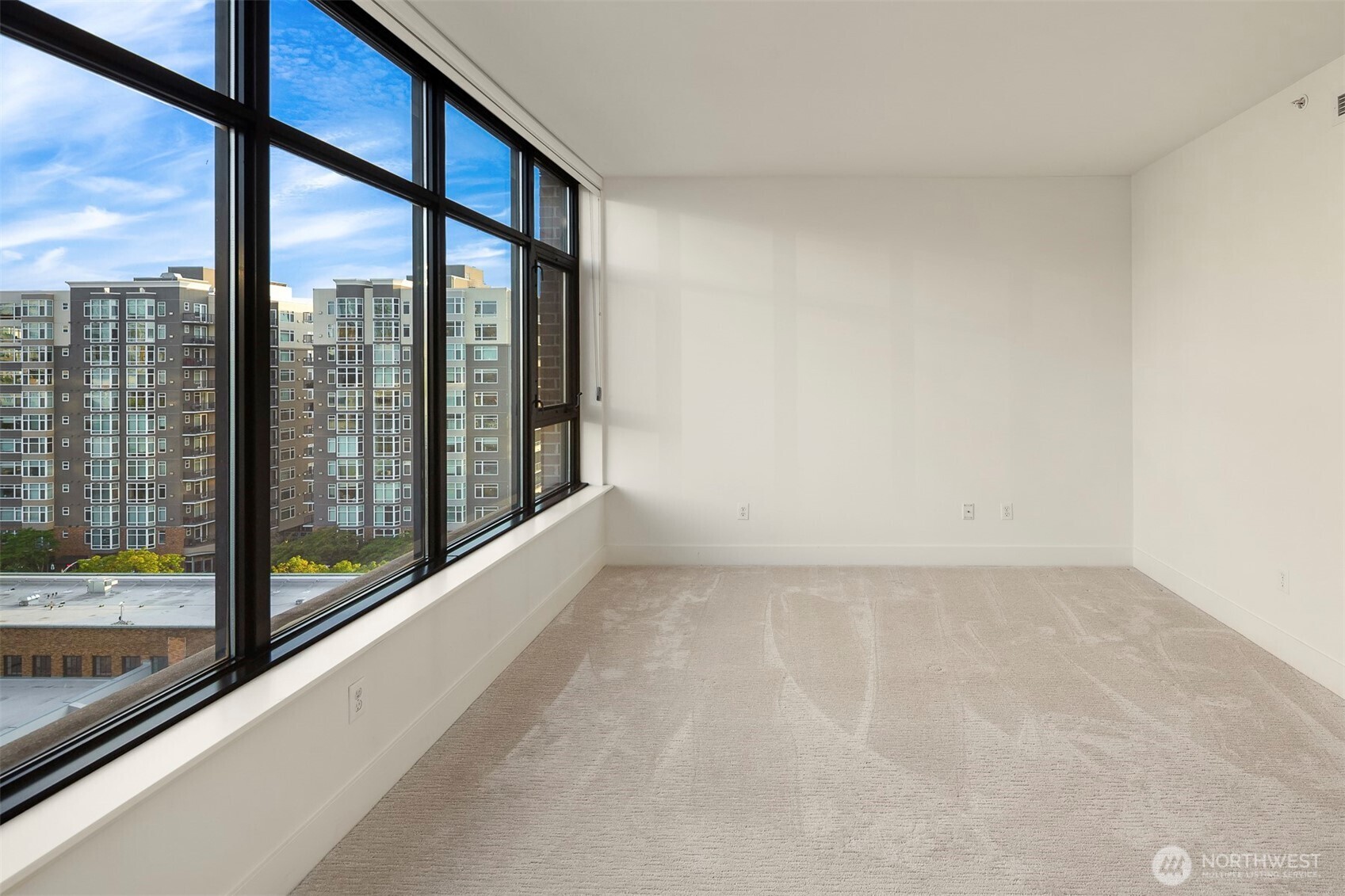 2911 2nd Avenue Unit: 902