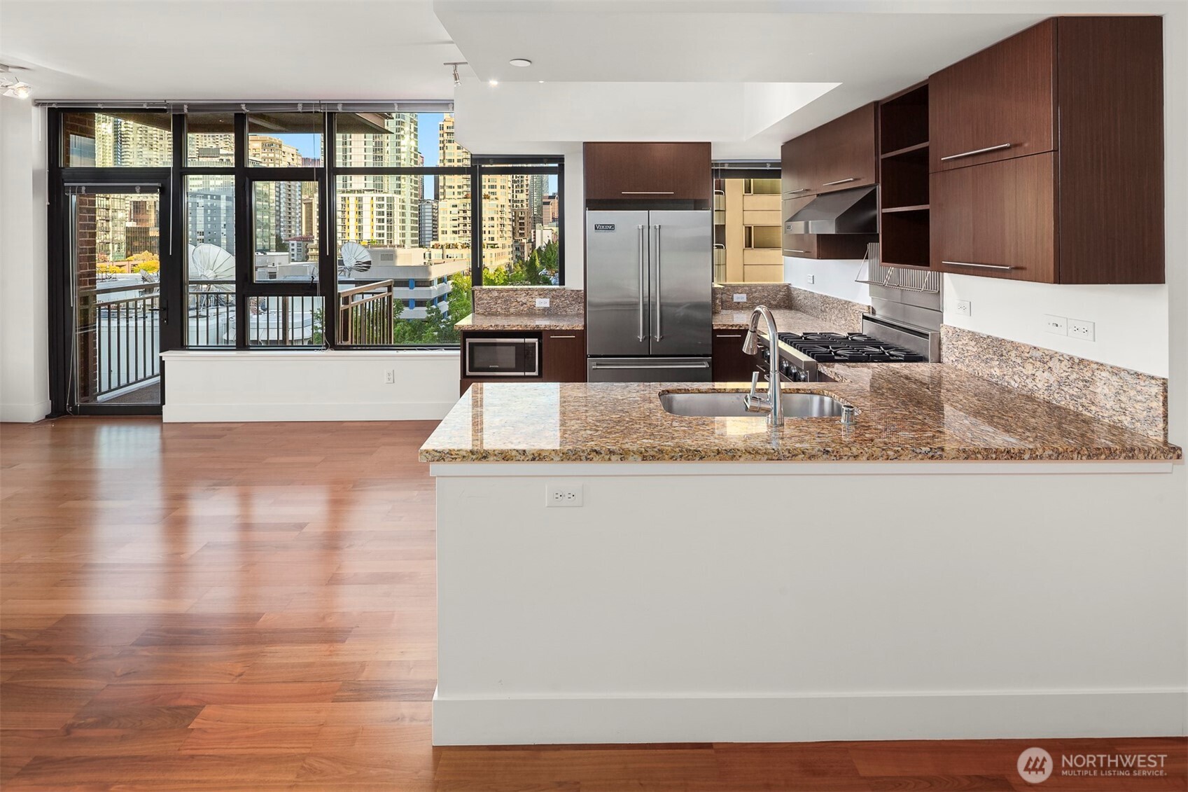2911 2nd Avenue Unit: 902