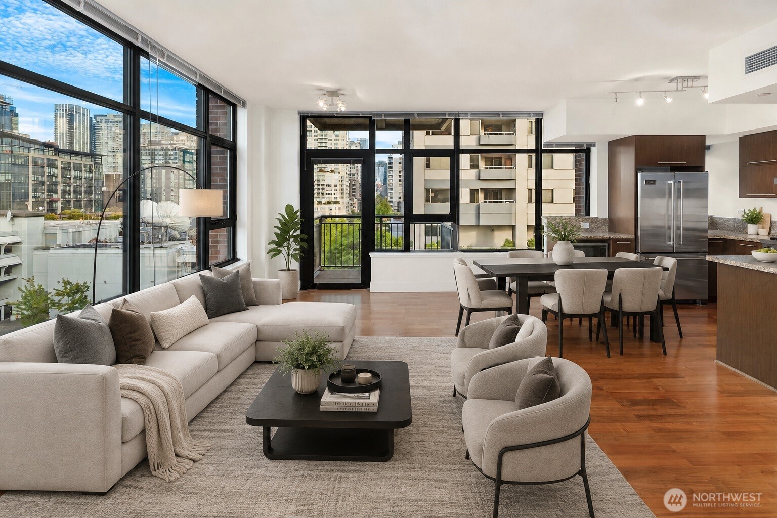 2911 2nd Avenue Unit: 902