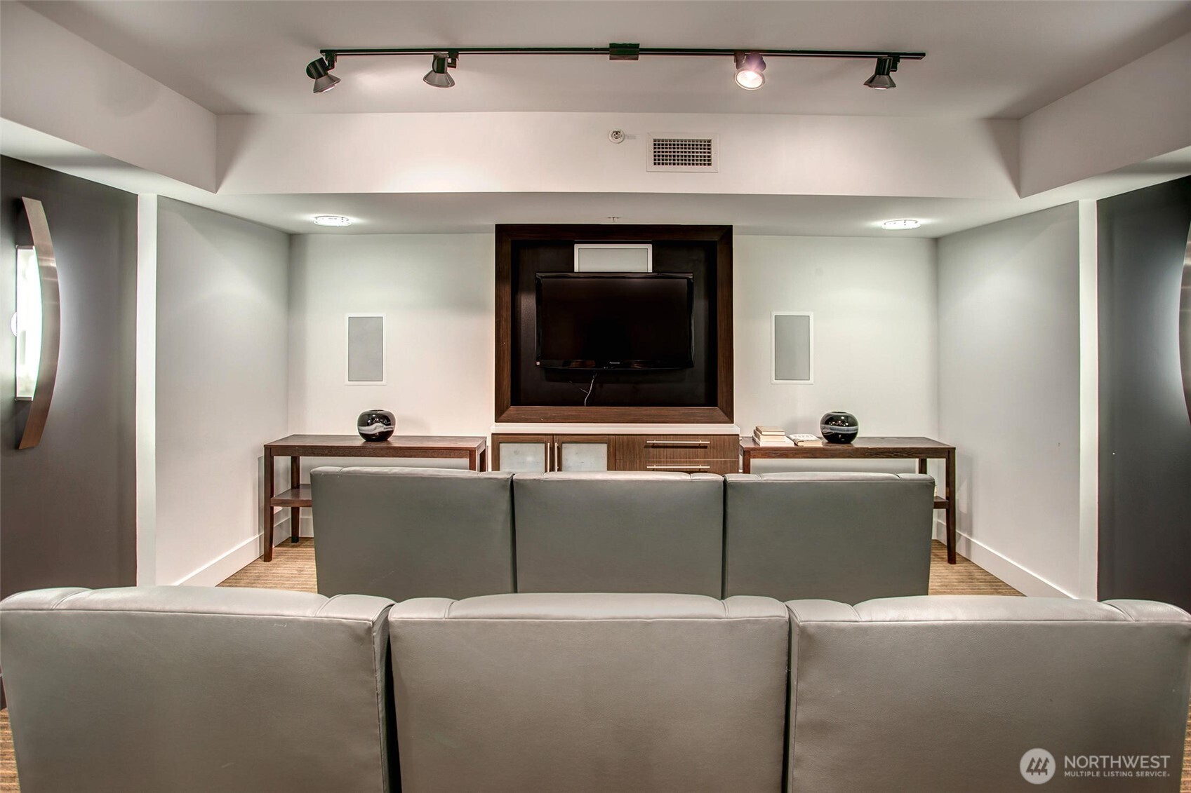 2911 2nd Avenue Unit: 902