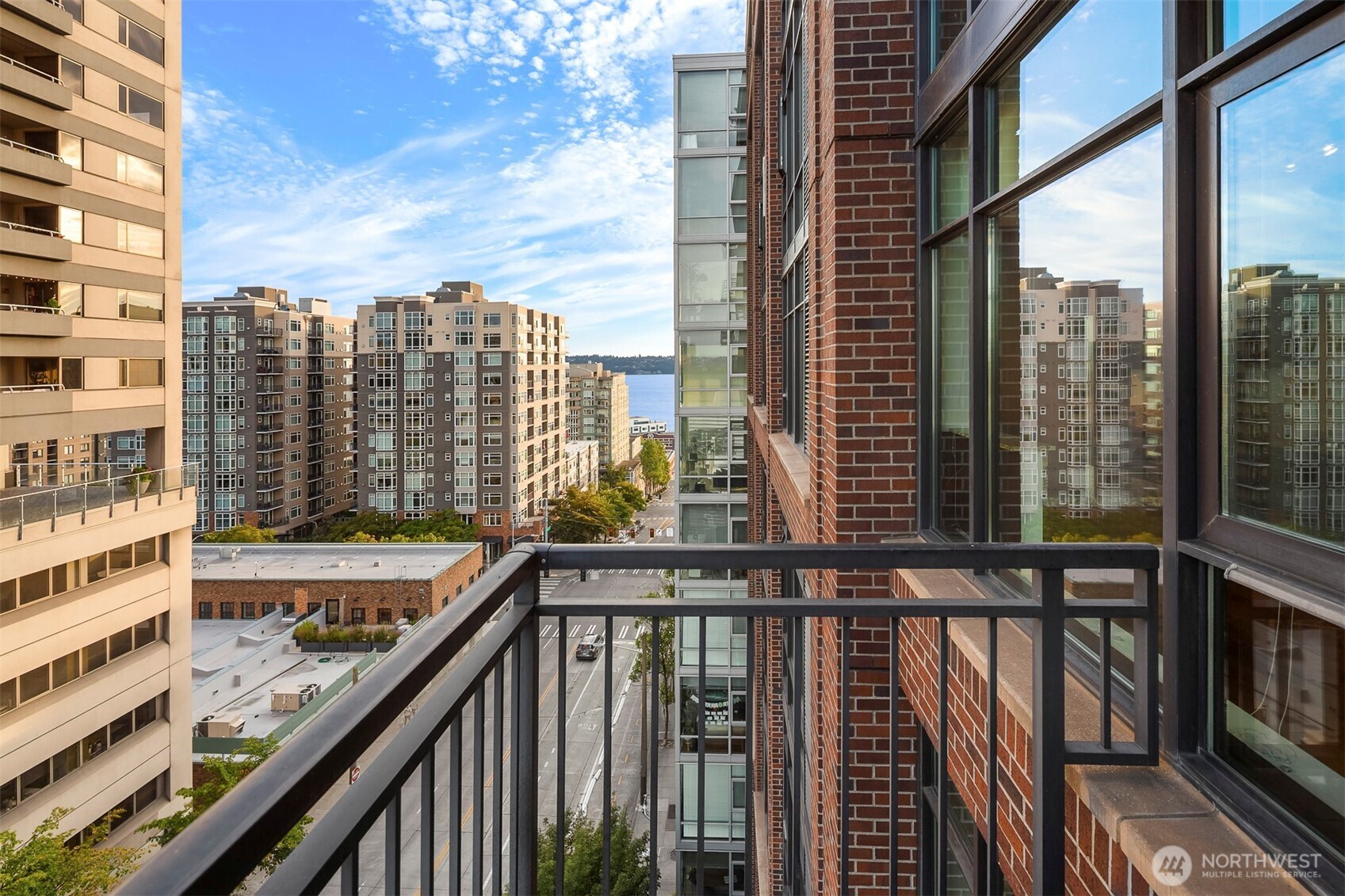2911 2nd Avenue Unit: 902