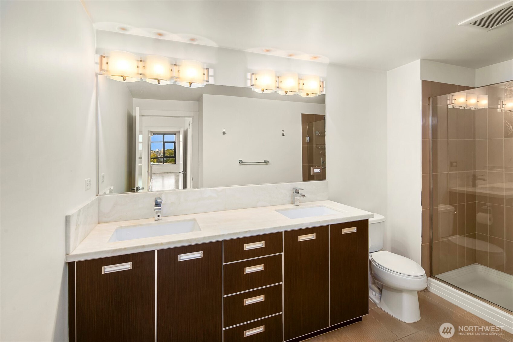 2911 2nd Avenue Unit: 902