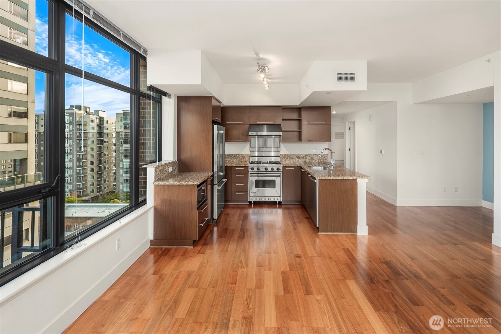 2911 2nd Avenue Unit: 902