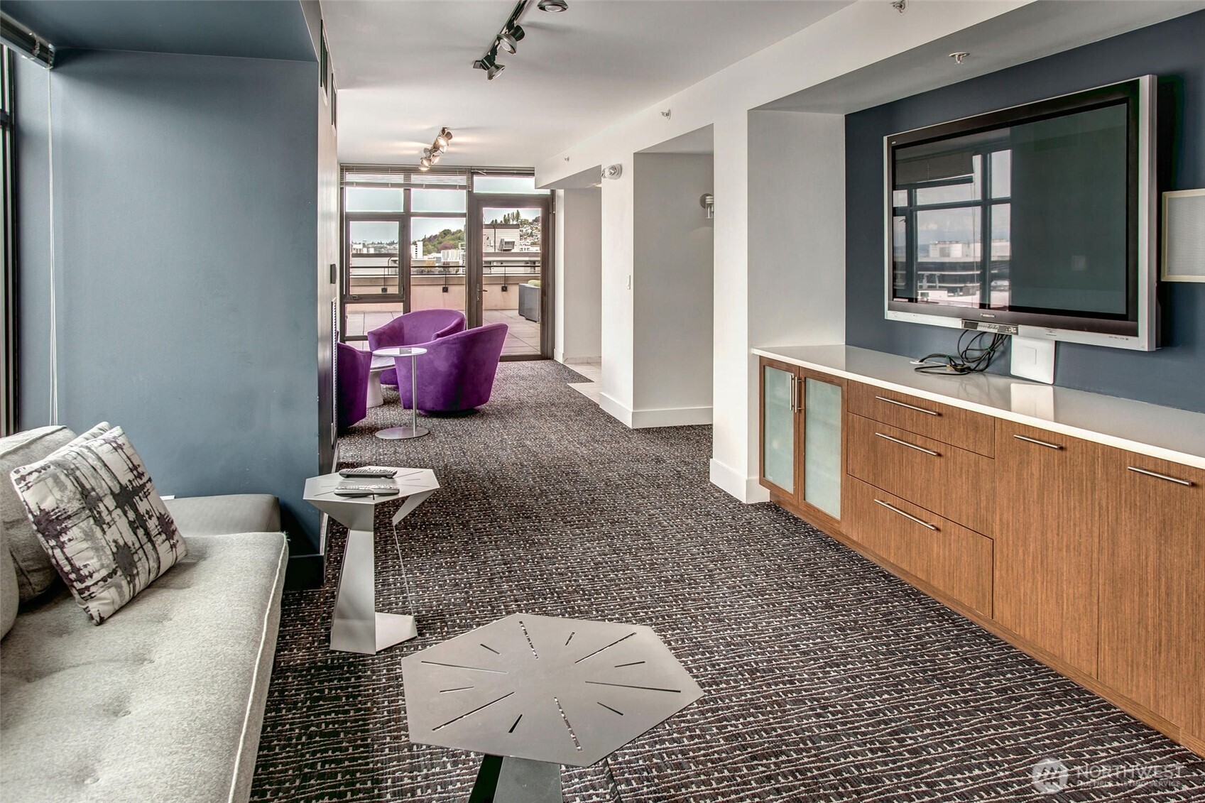 2911 2nd Avenue Unit: 902