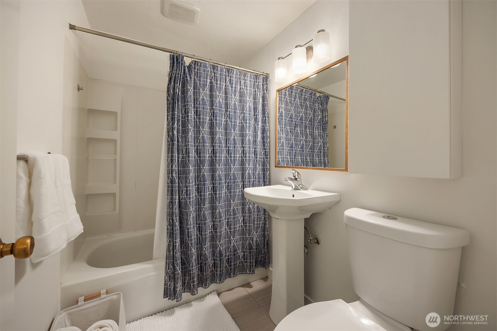 720 Lakeside Avenue S Unit: 106