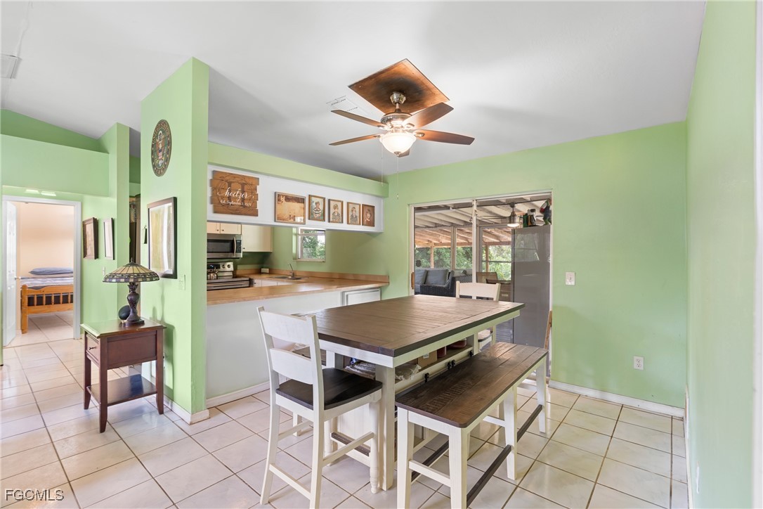 3595 Golden Gate BLVD E