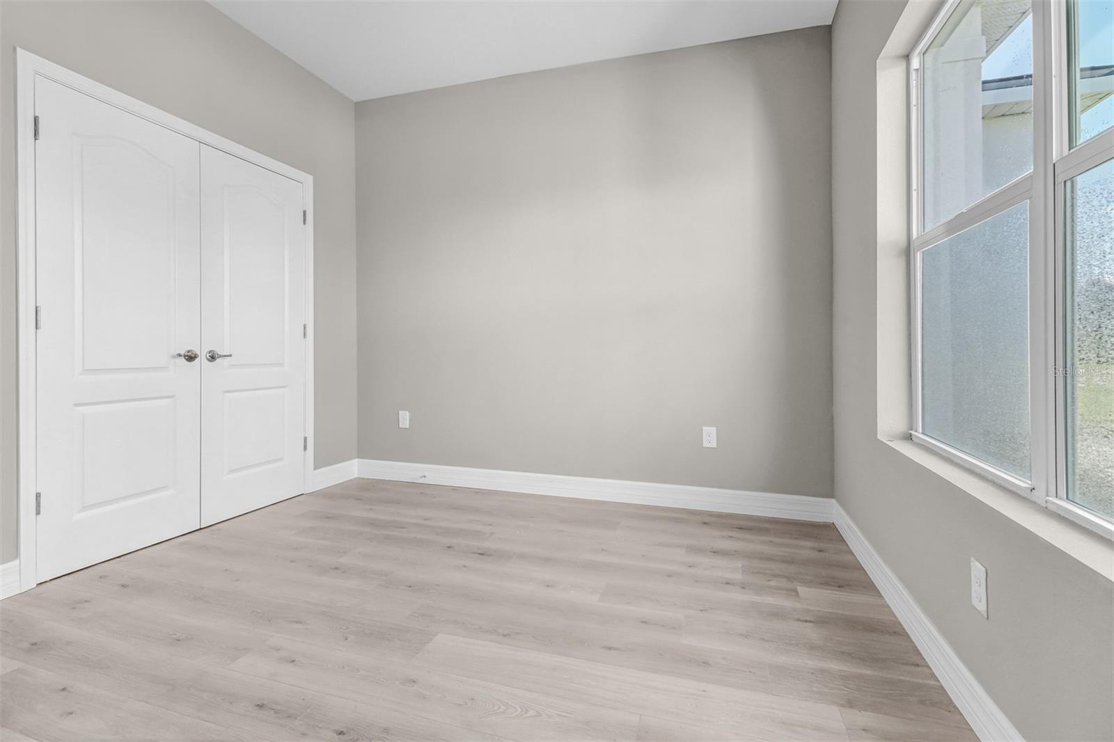 1594 BLUE LAKE CIR