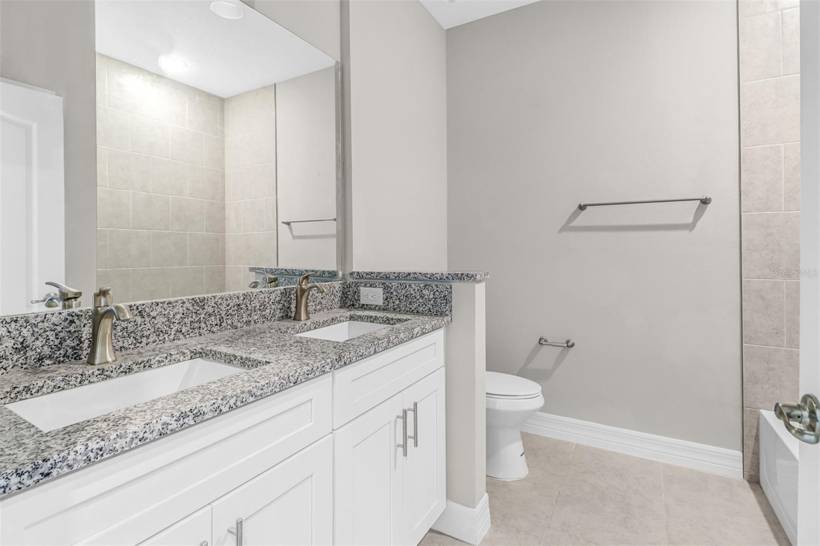 1594 BLUE LAKE CIR