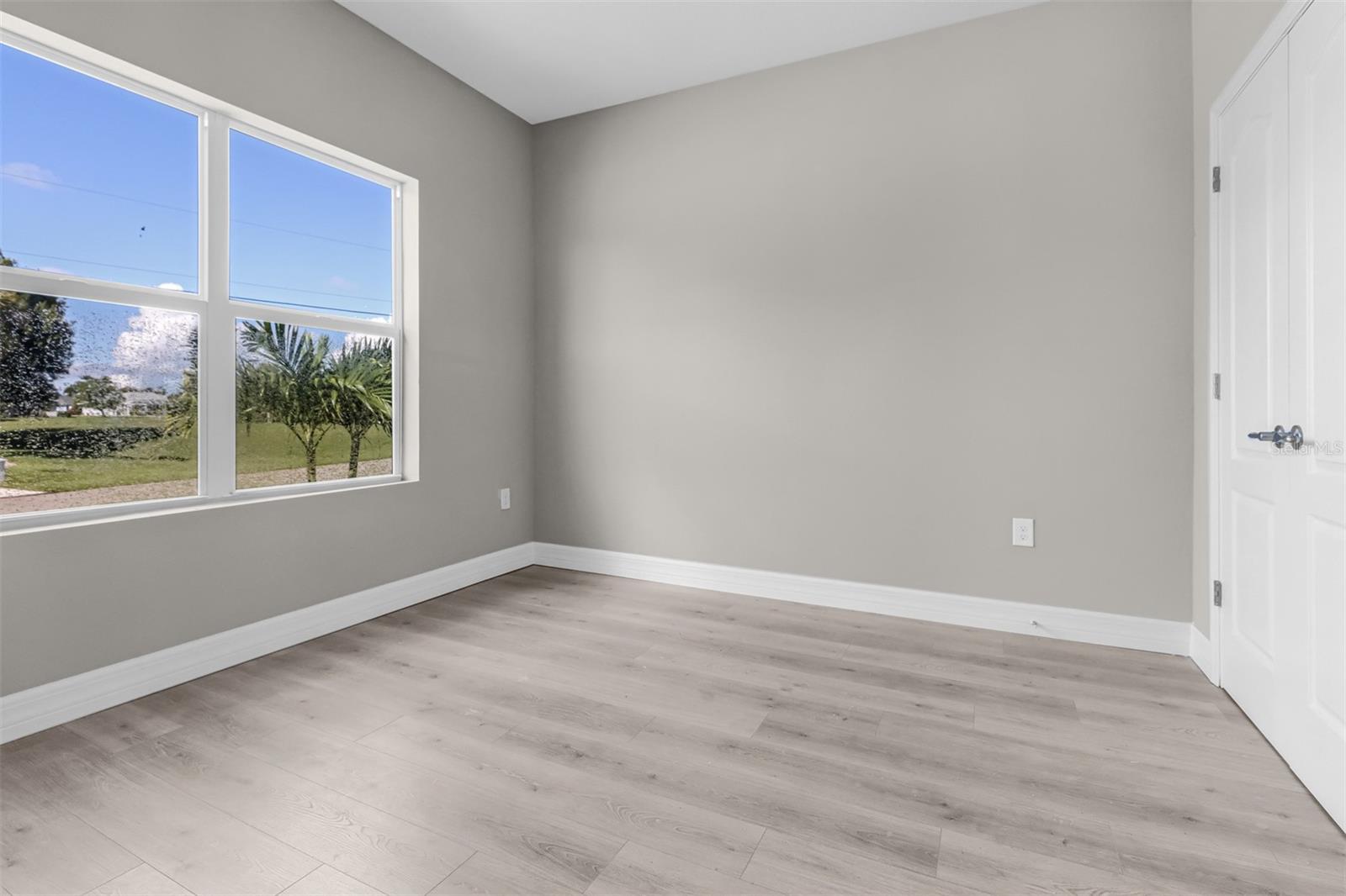 1594 BLUE LAKE CIR