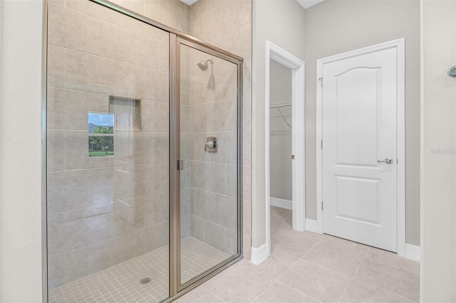 1594 BLUE LAKE CIR