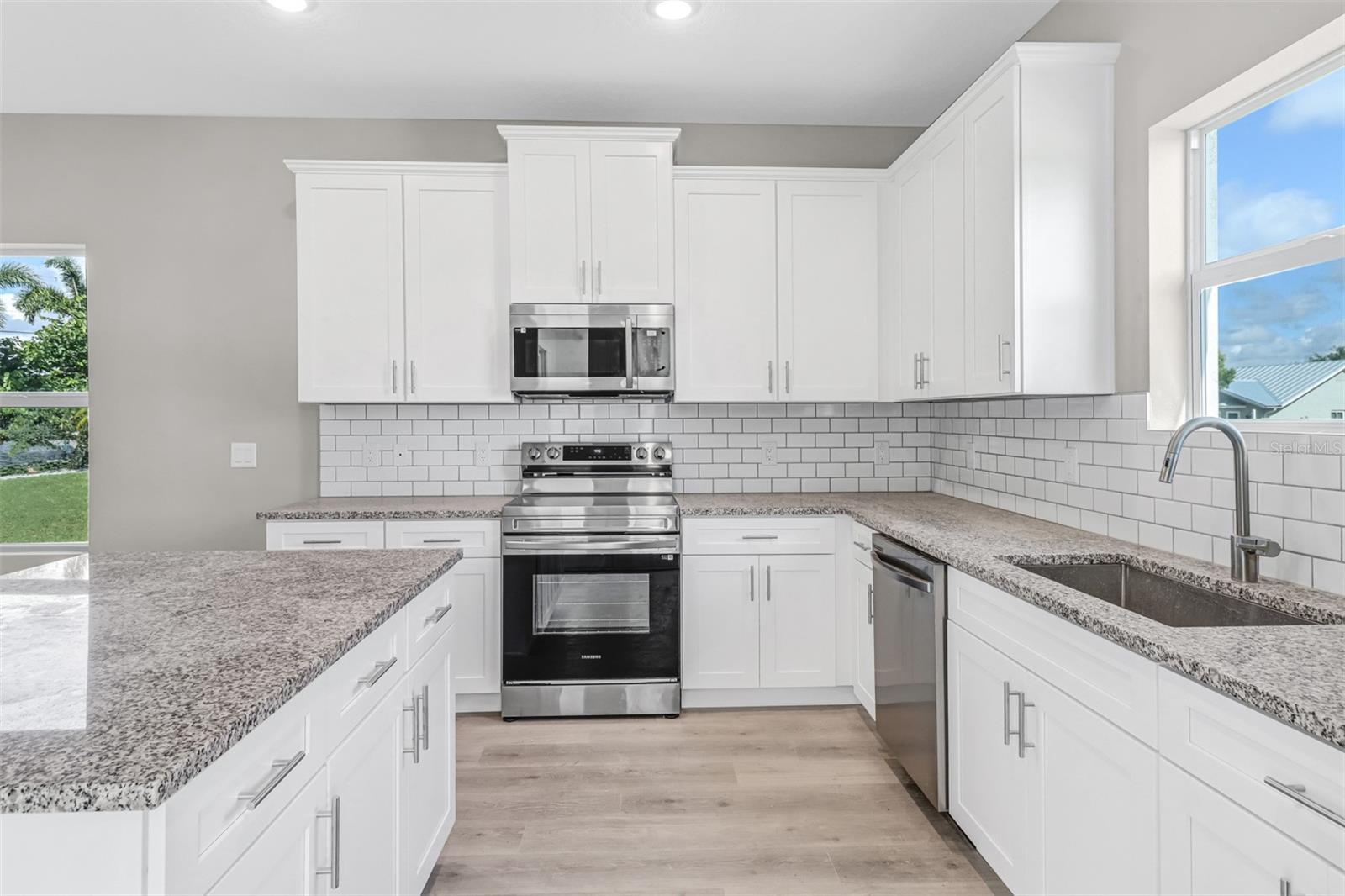 1594 BLUE LAKE CIR