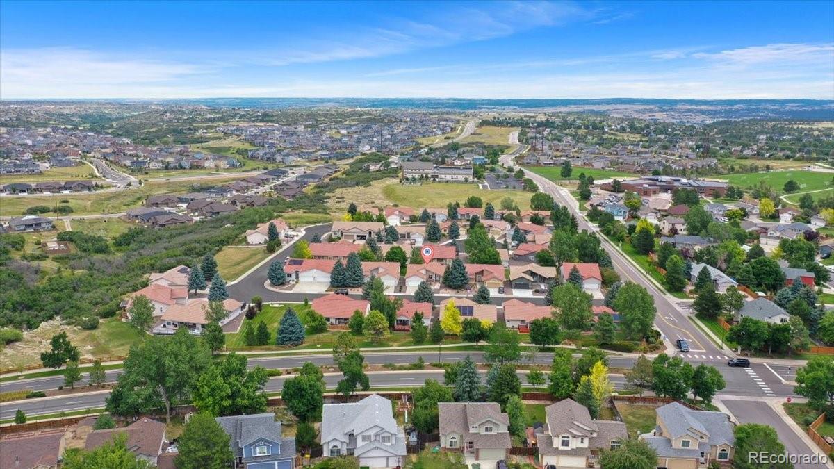 152 Las Lunas Street